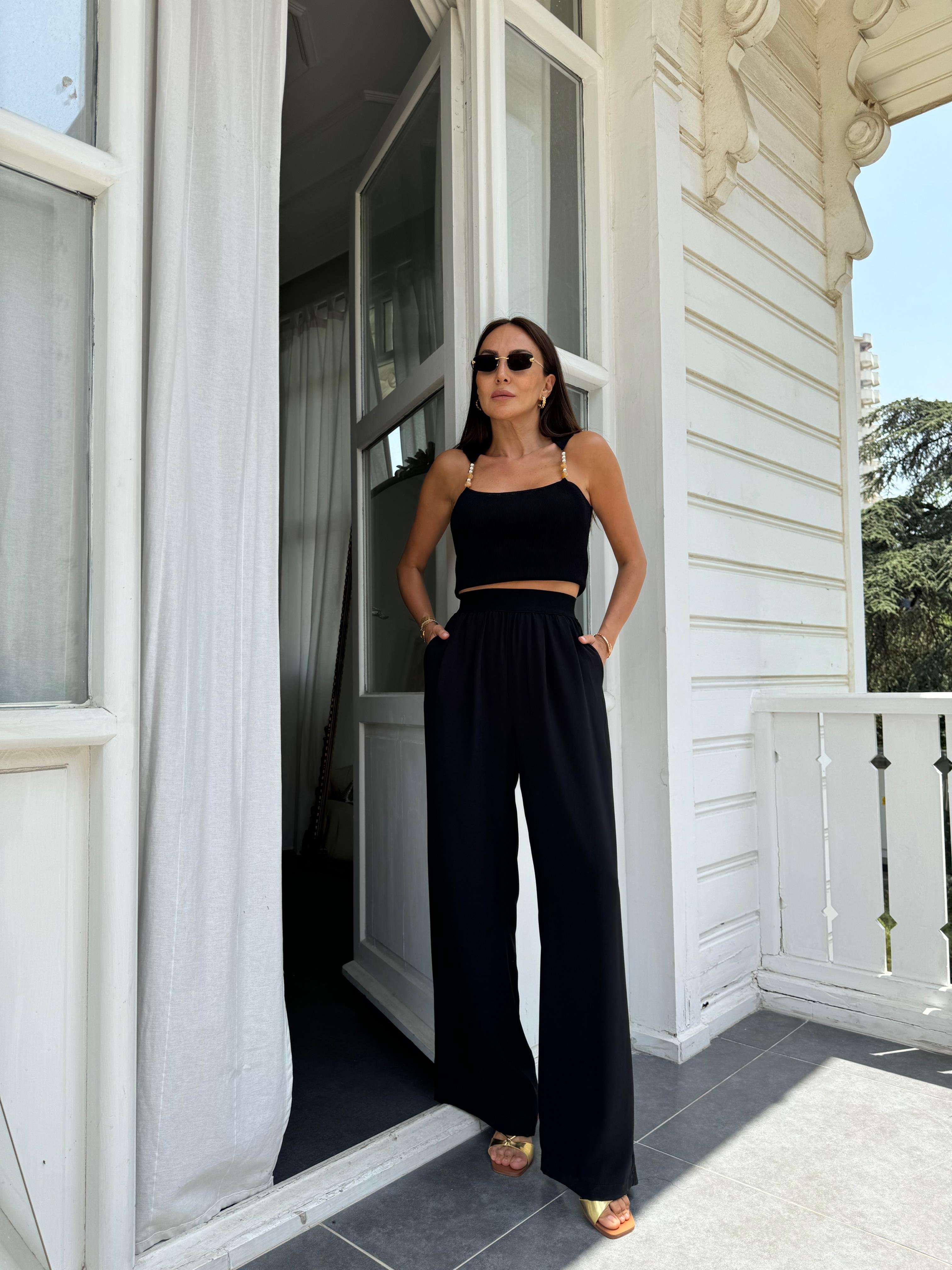 Siyah Boncuk Detaylı Çelik Örme Bluz