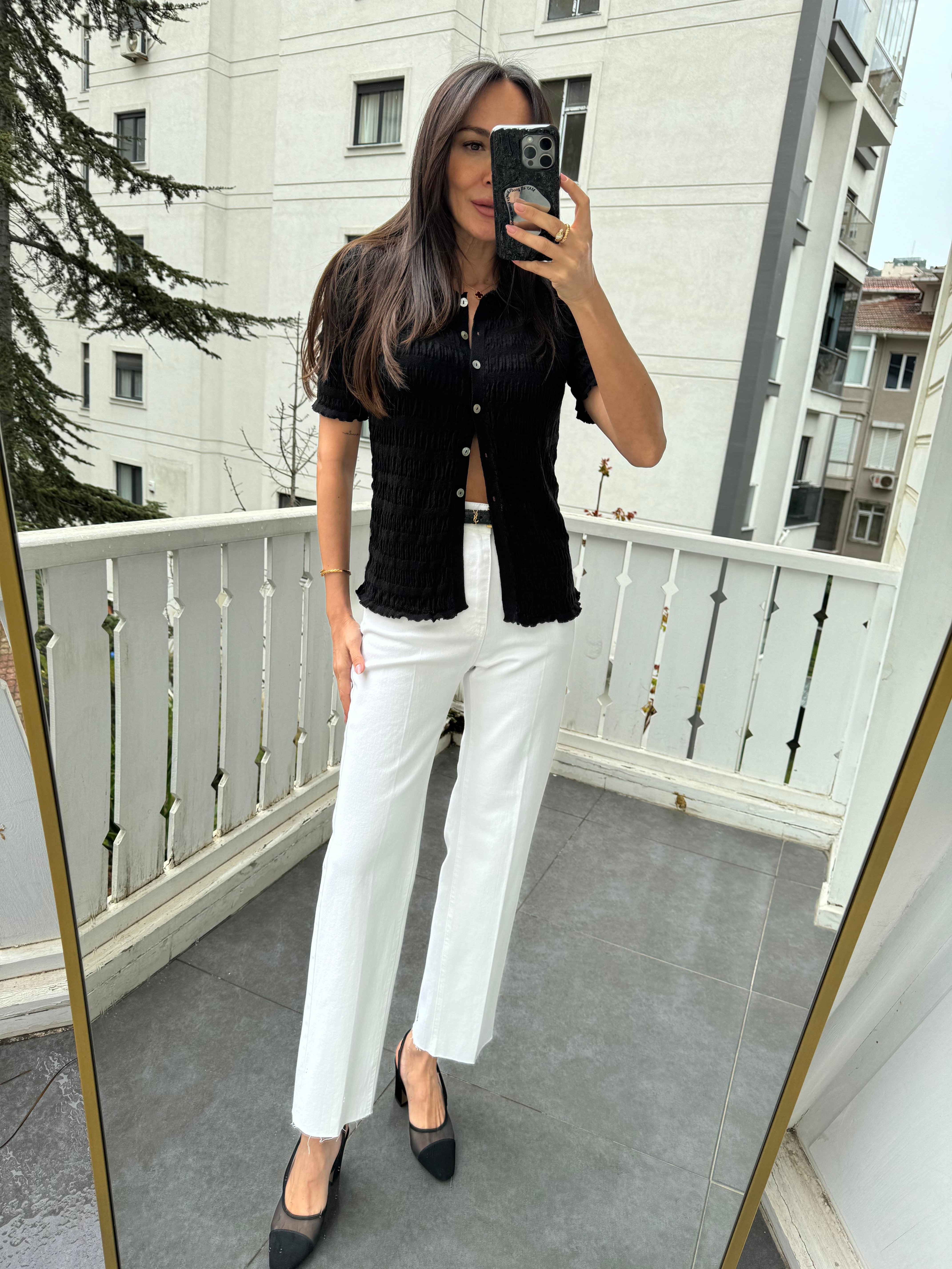 Siyah Büzgülü Düğmeli İnce Triko Hırka