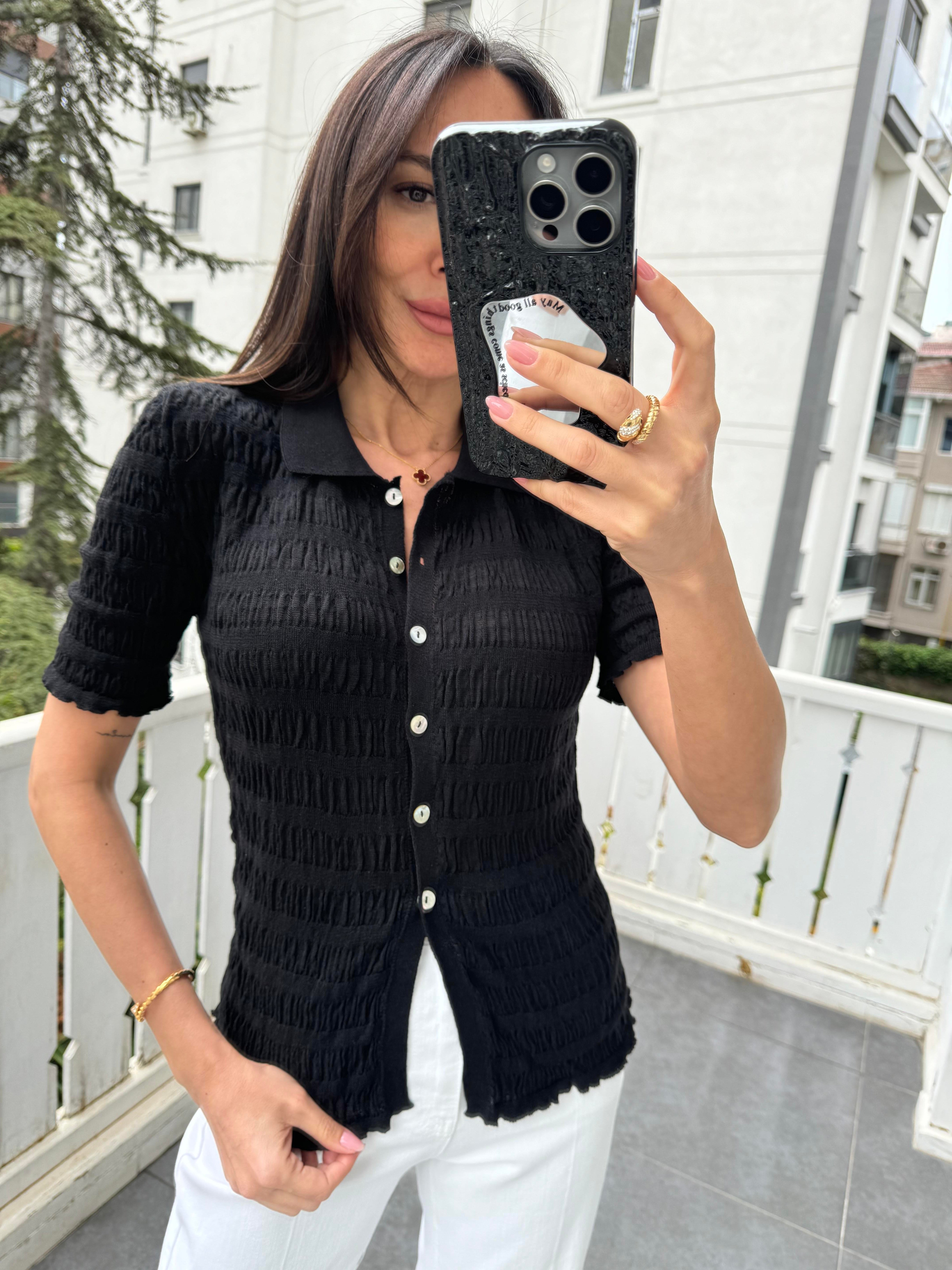 Siyah Büzgülü Düğmeli İnce Triko Hırka