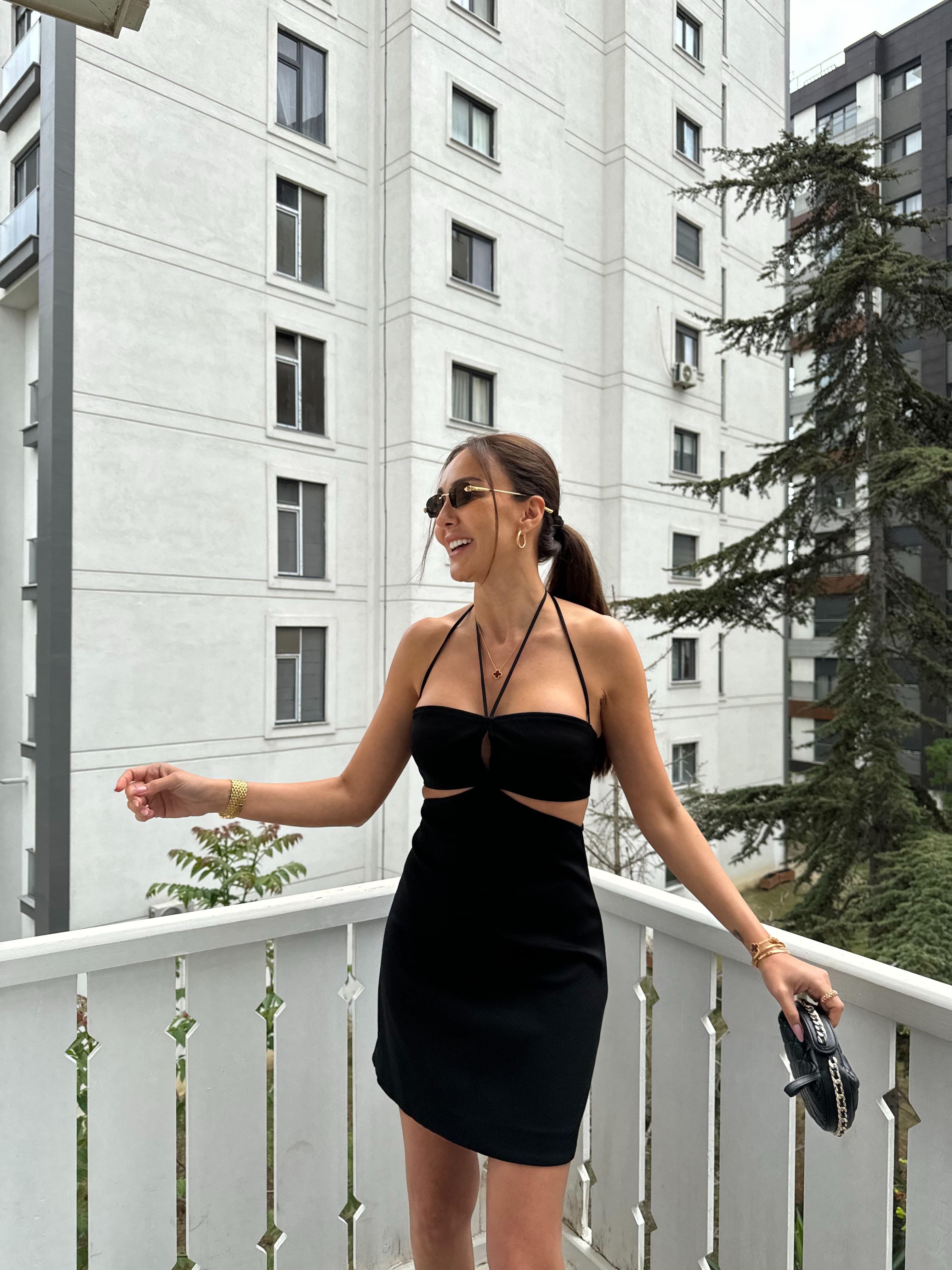 Siyah Çapraz Dekolte Mini Elbise