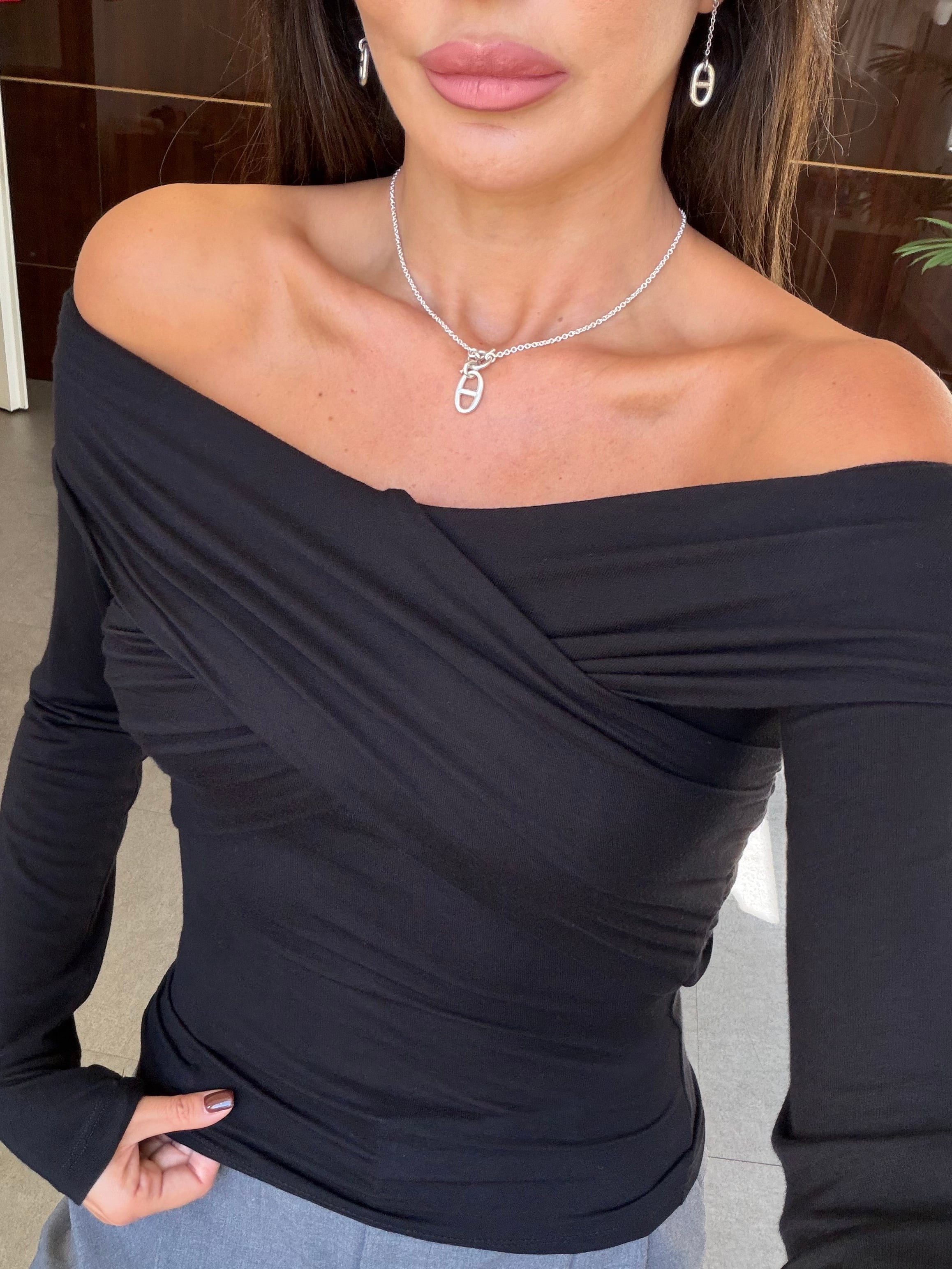 Siyah Çapraz Yaka Bluz