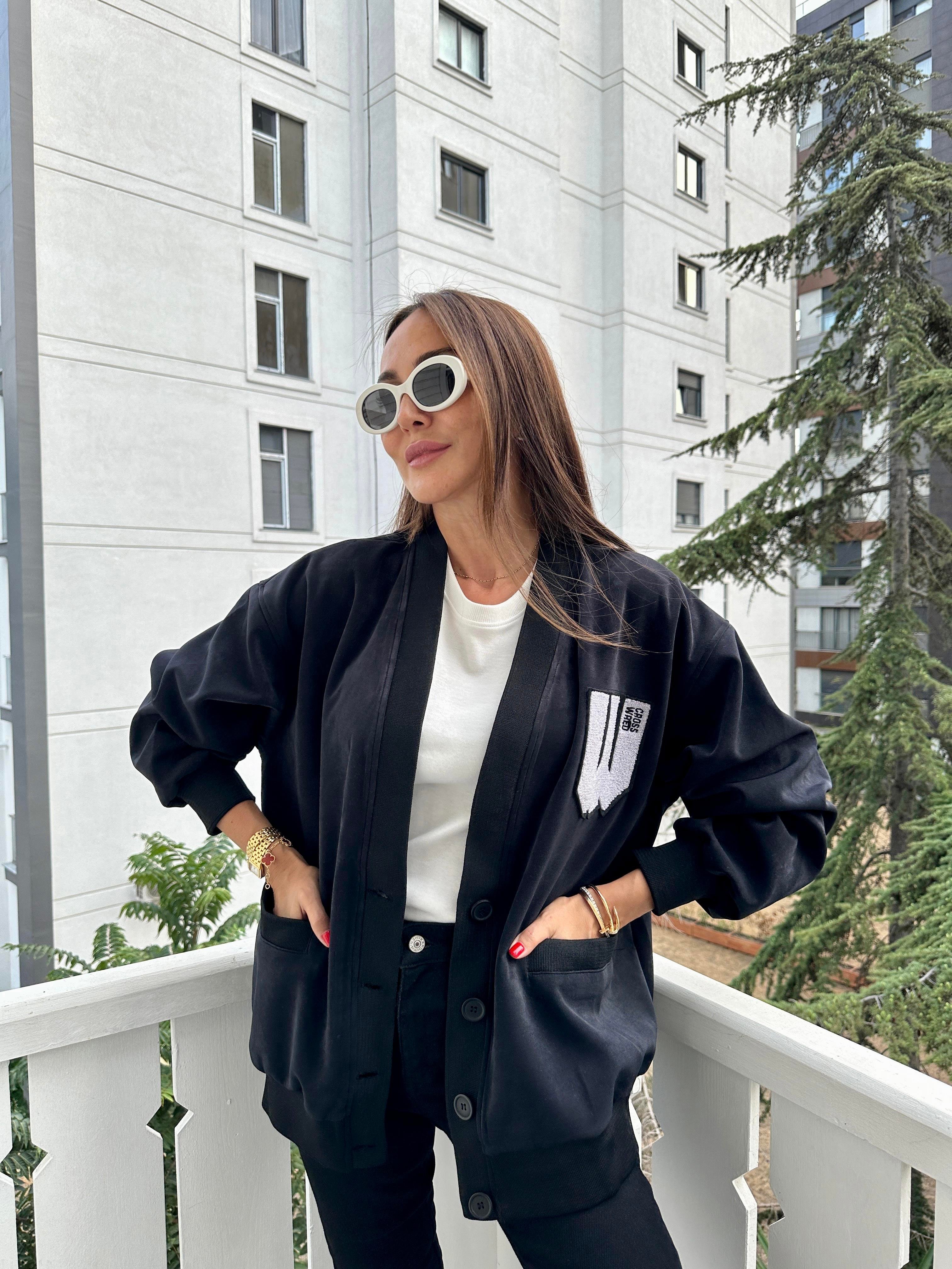 Siyah Cepli Arma Hırka