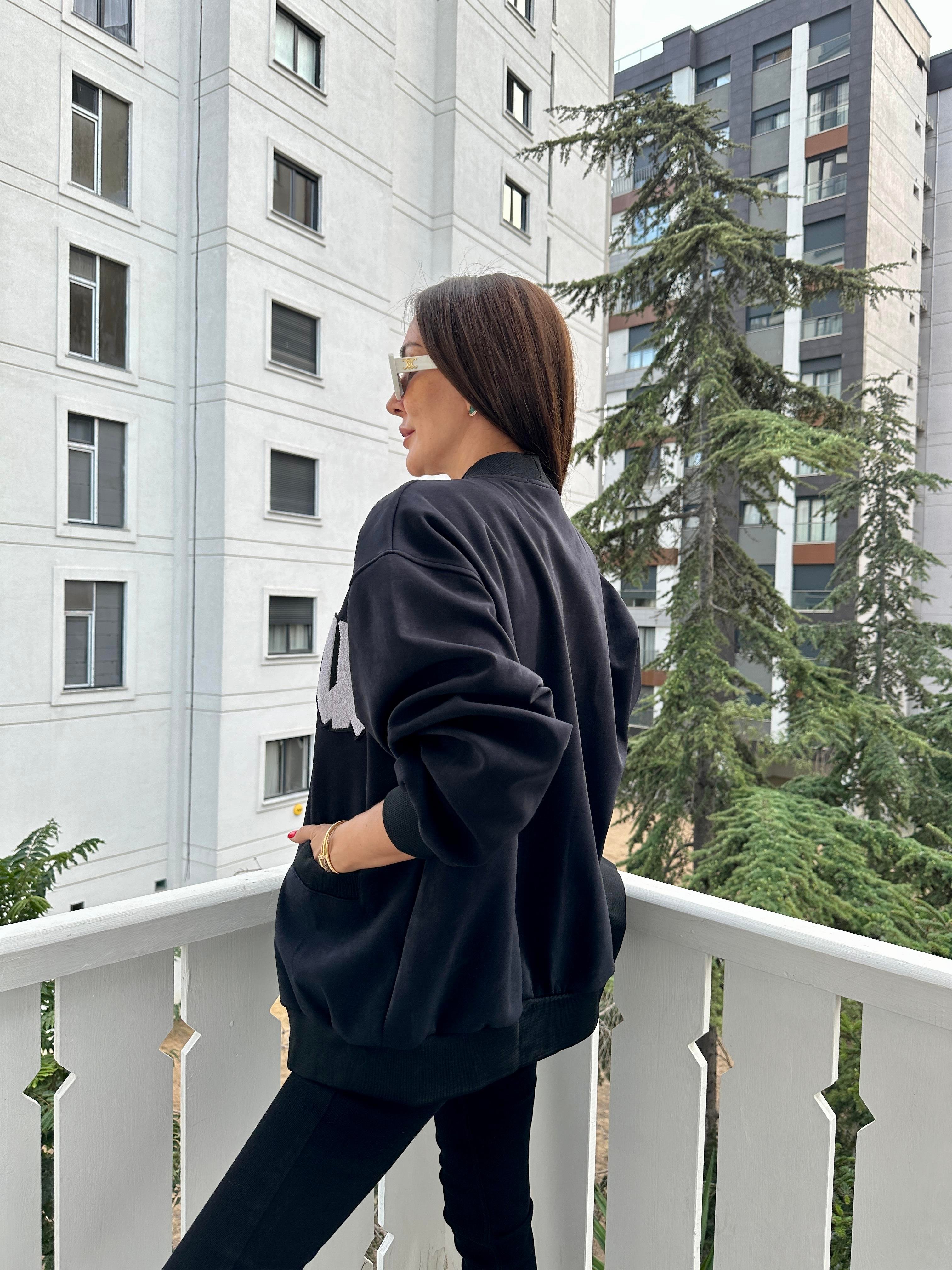 Siyah Cepli Arma Hırka