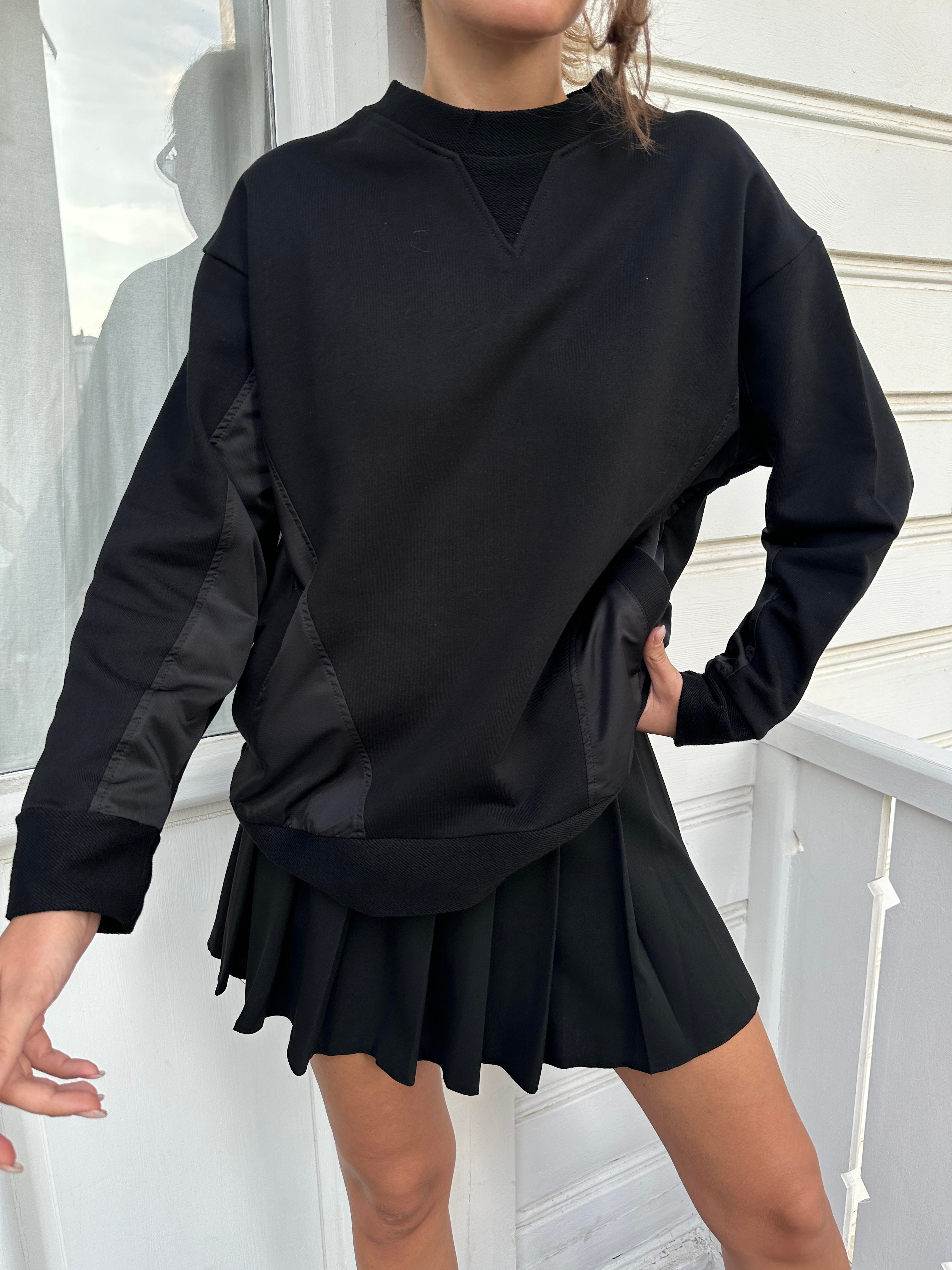 Siyah Cepli Sweatshirt