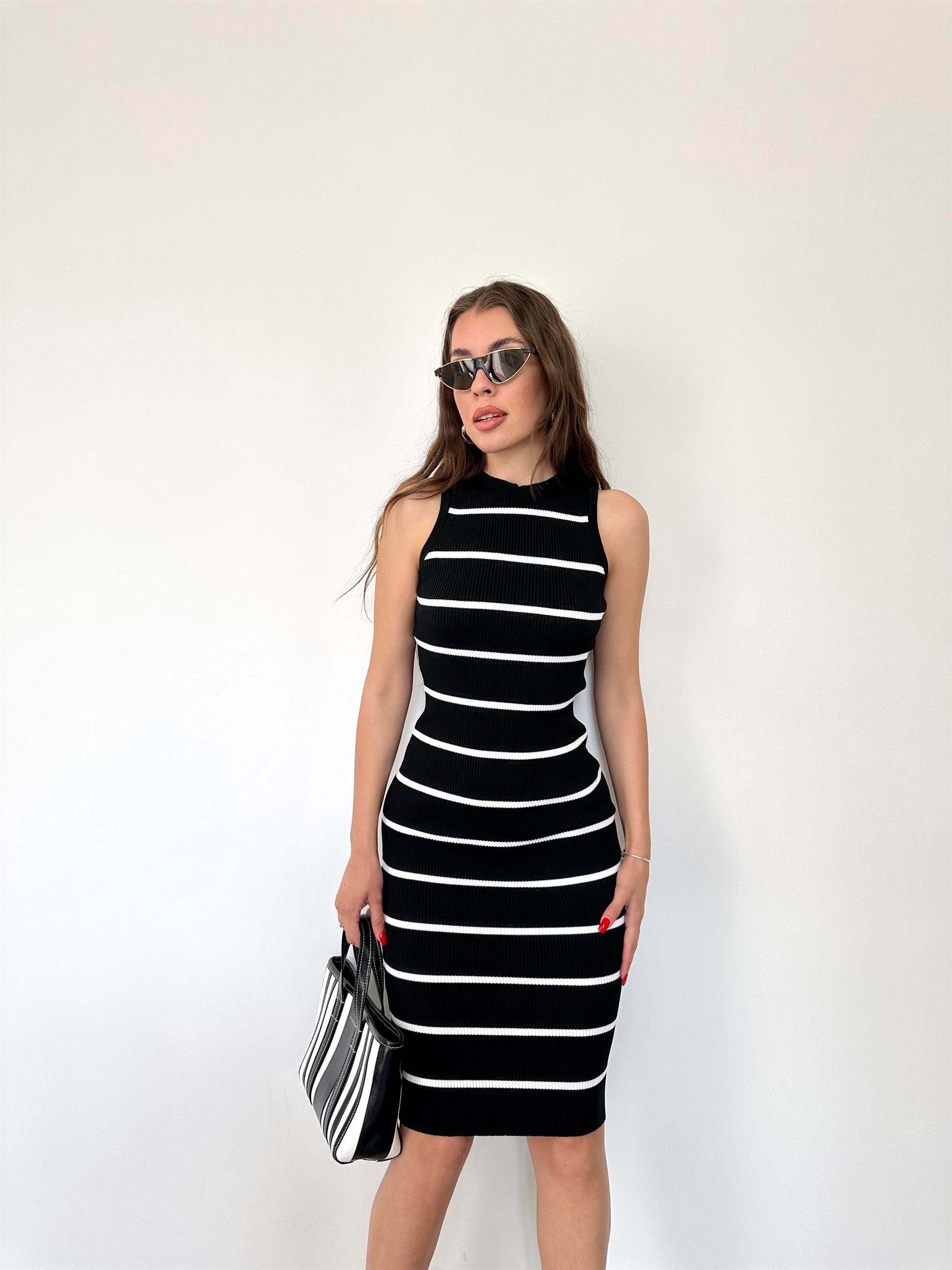 Siyah  Çizgili Triko Elbise
