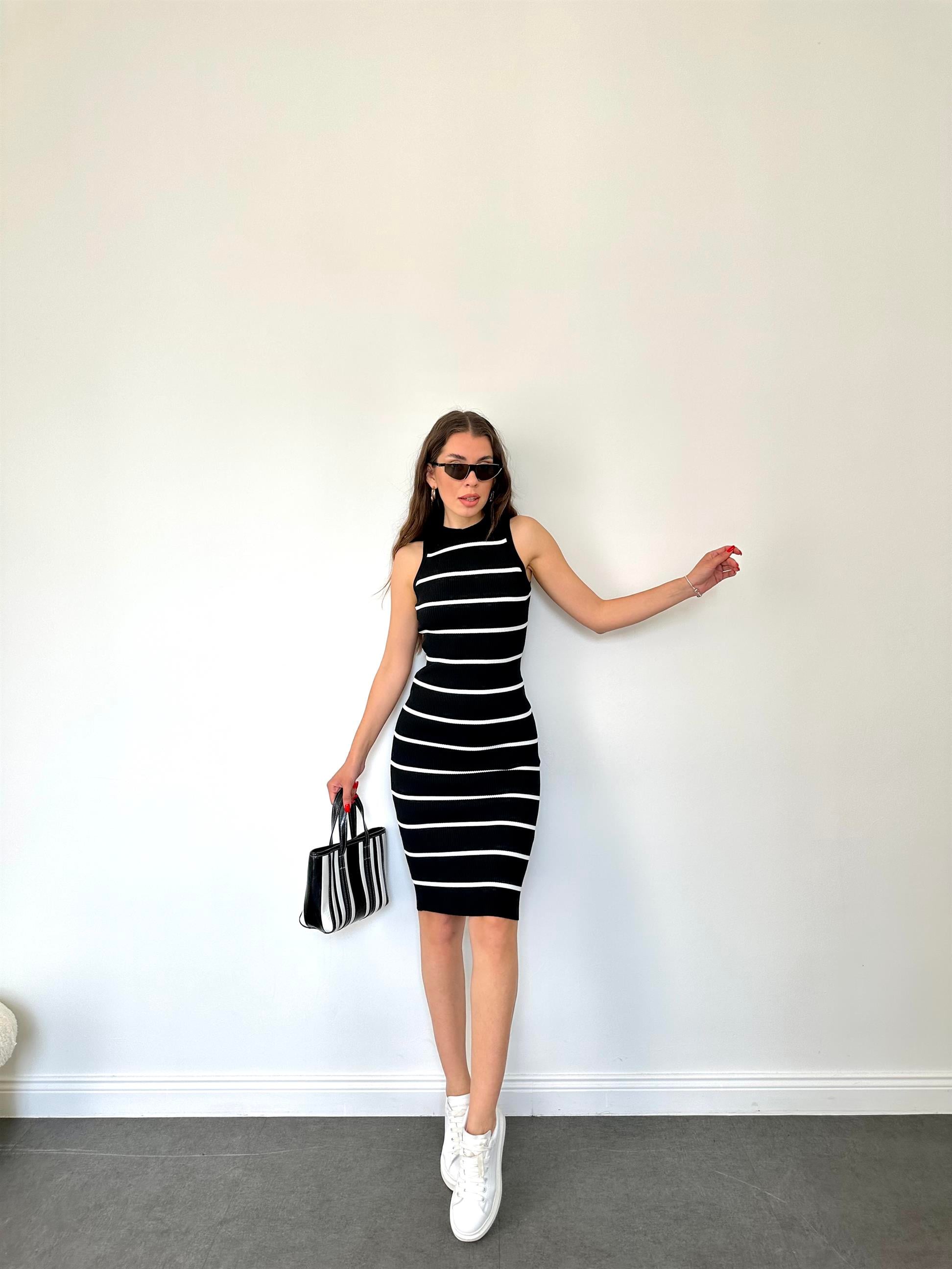 Siyah  Çizgili Triko Elbise