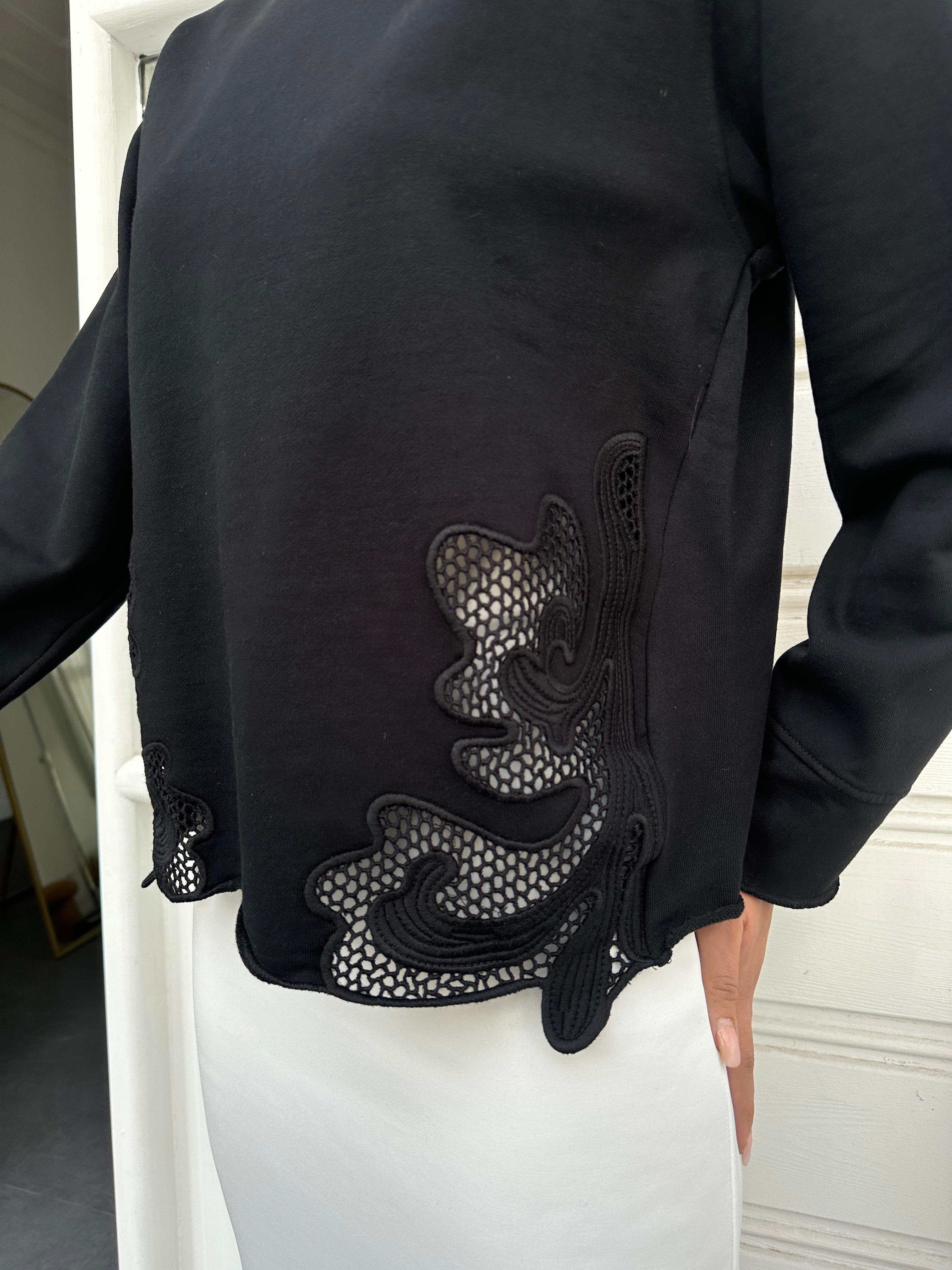Siyah Dantel Tasarımlı Sweatshirt