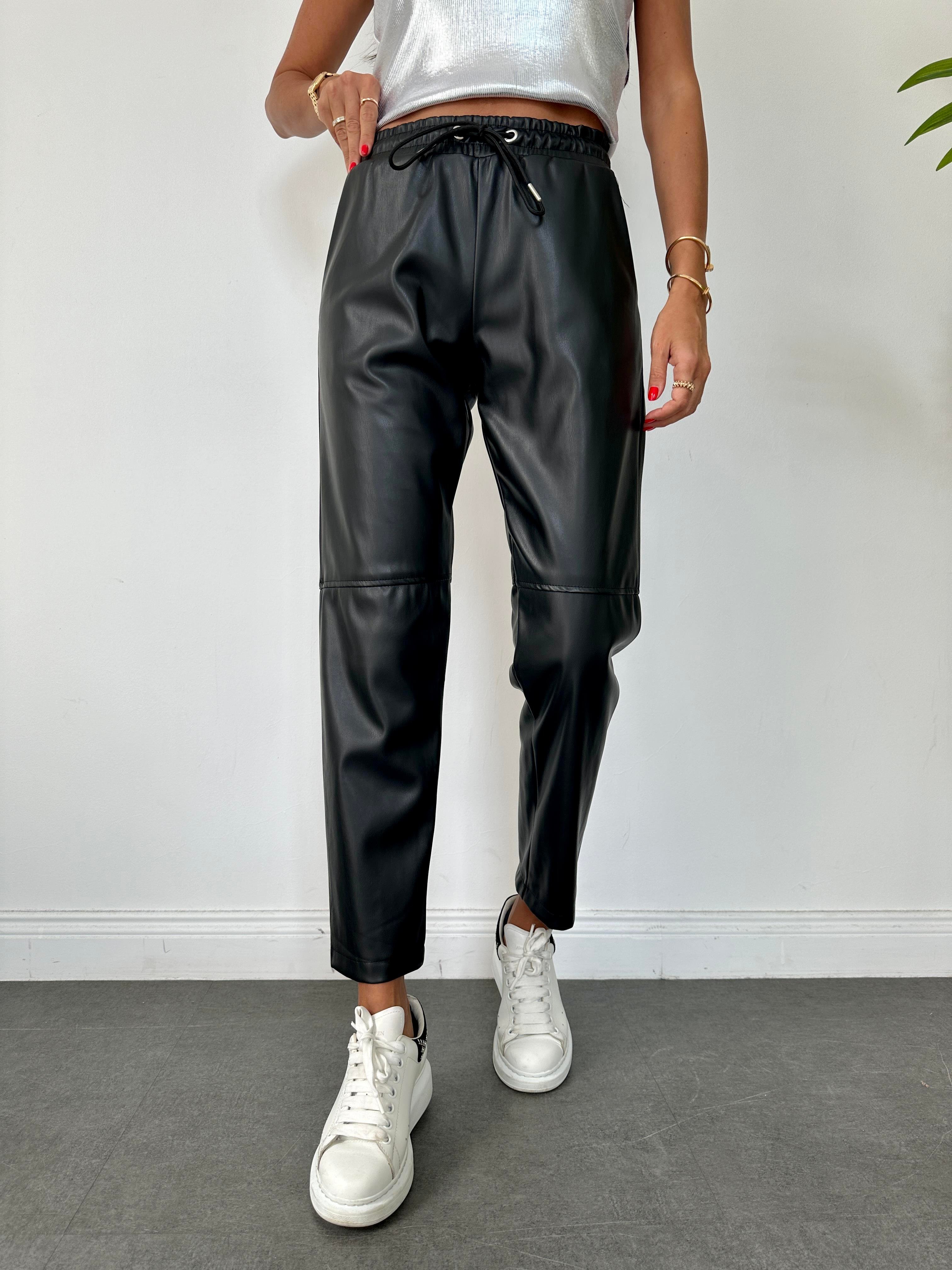 Siyah Dizi Dikişli Bağcıklı ve Beli Lastikli Deri Pantolon