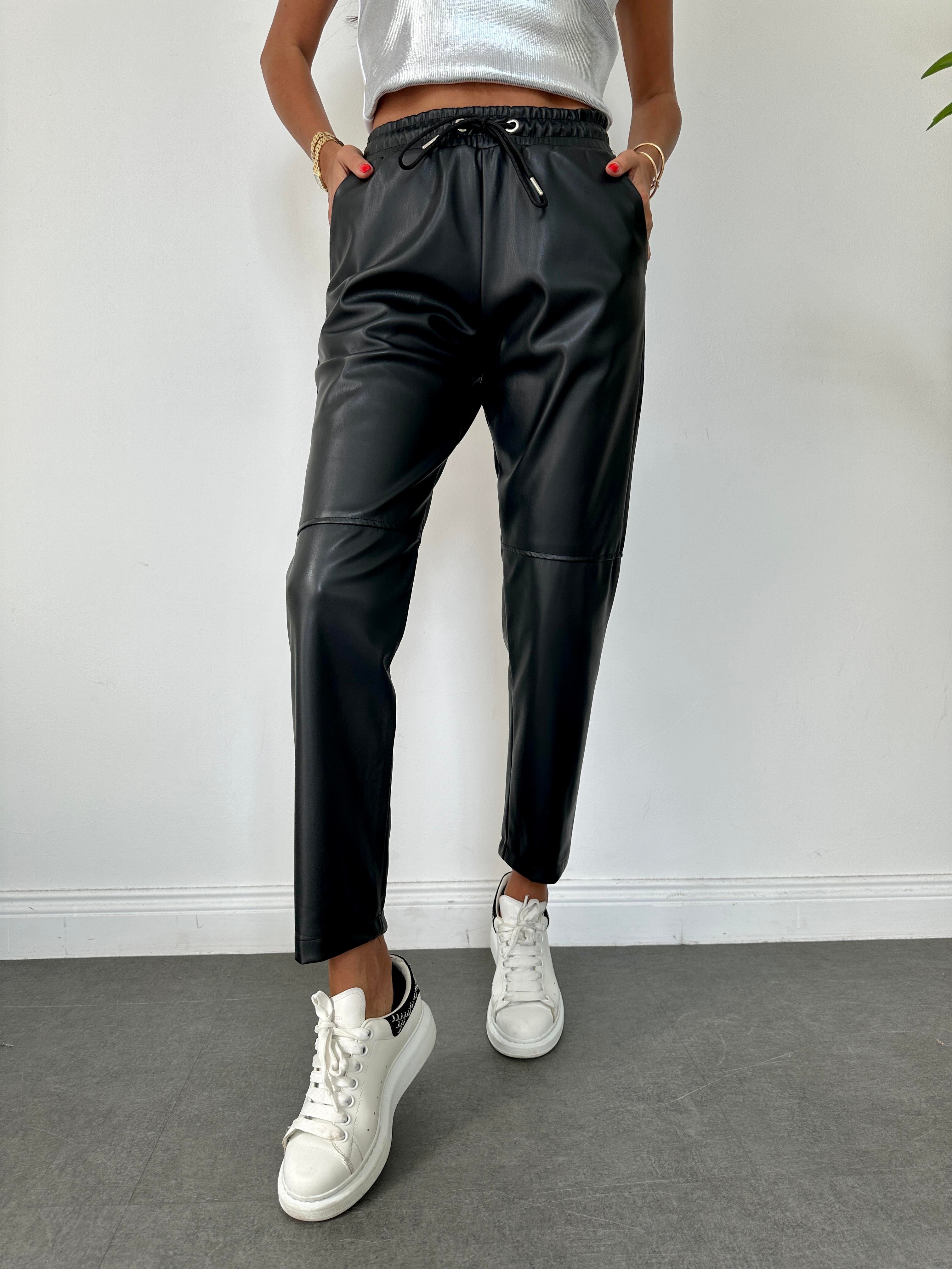 Siyah Dizi Dikişli Bağcıklı ve Beli Lastikli Deri Pantolon
