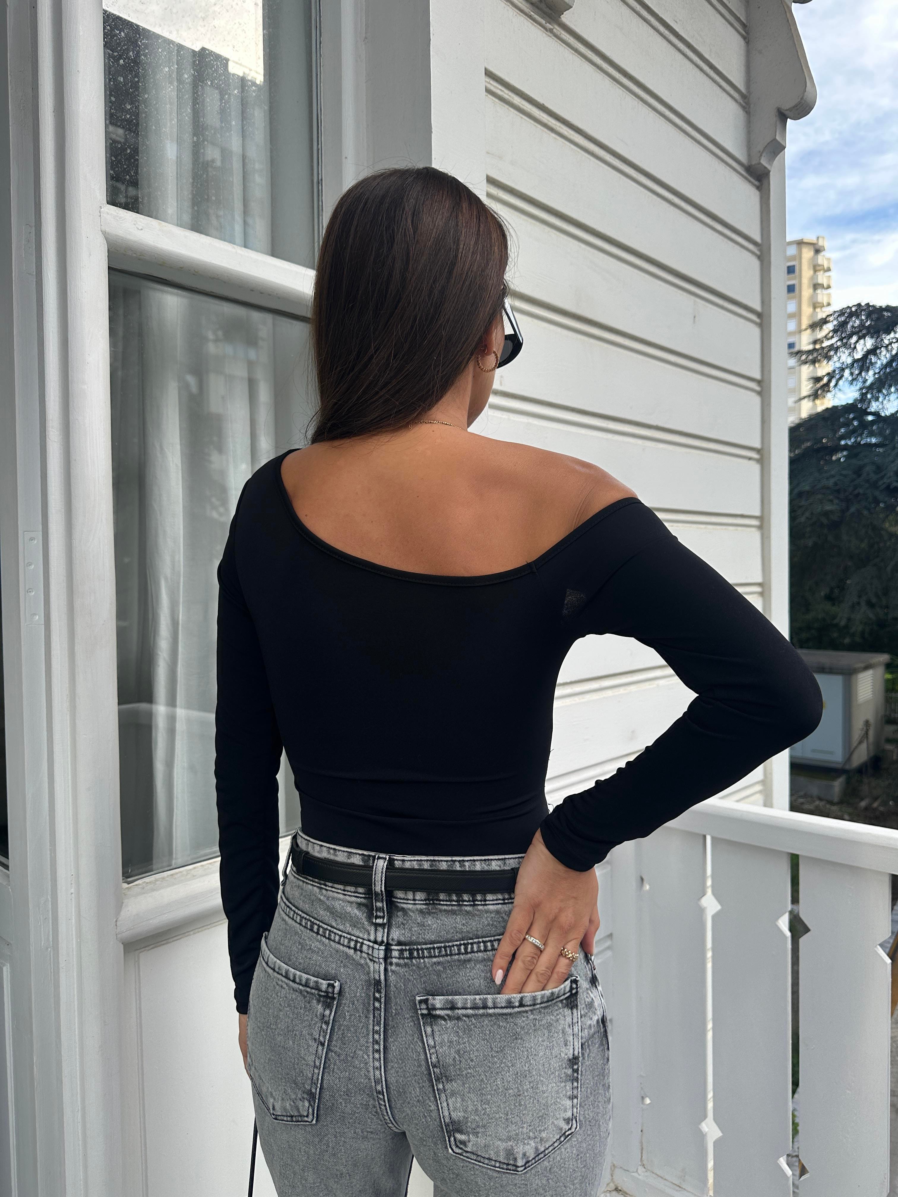 Siyah Düşük Kol Pencere Detay Bodysuit