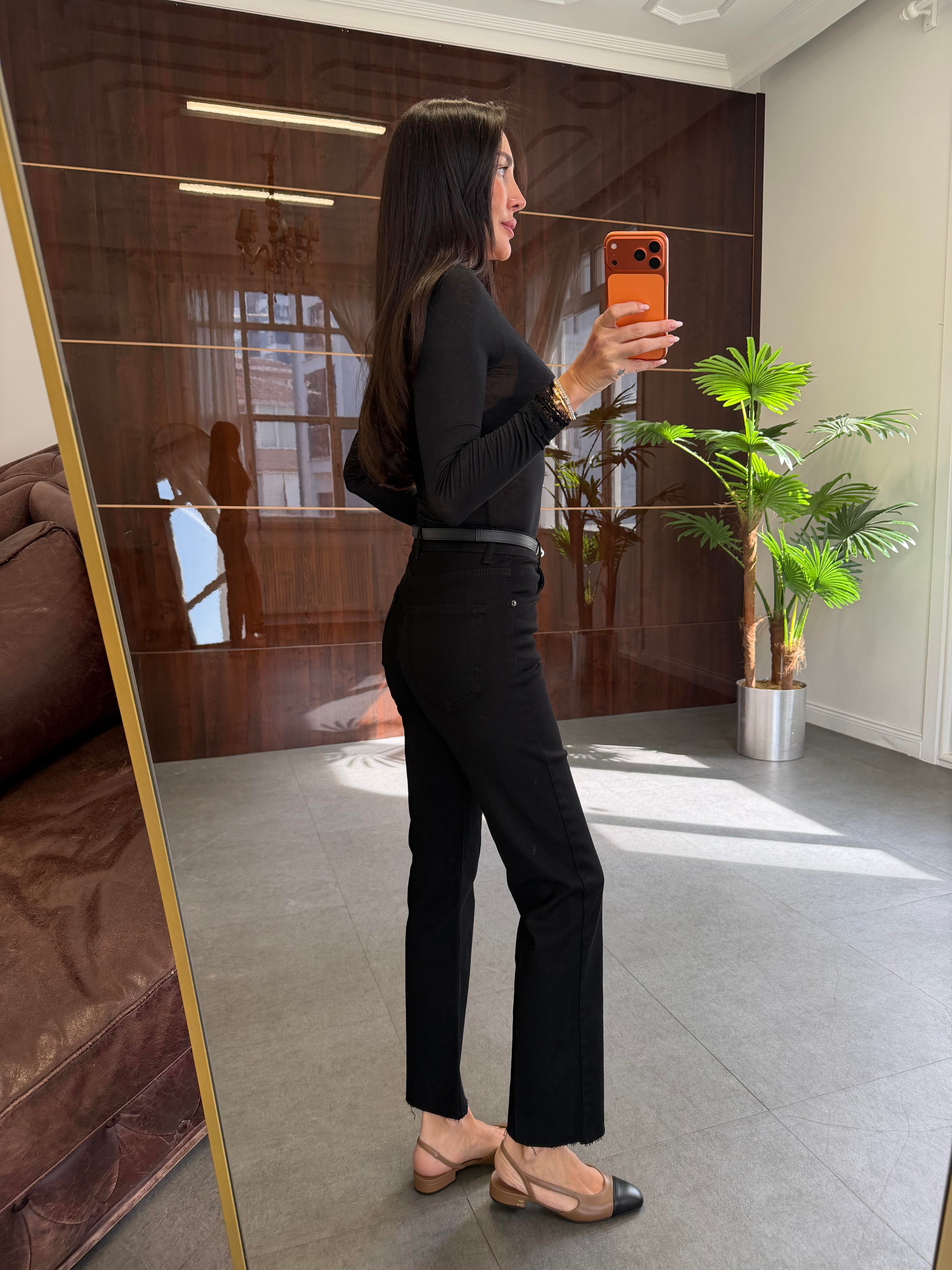 Siyah Düz Paça Straight Jean
