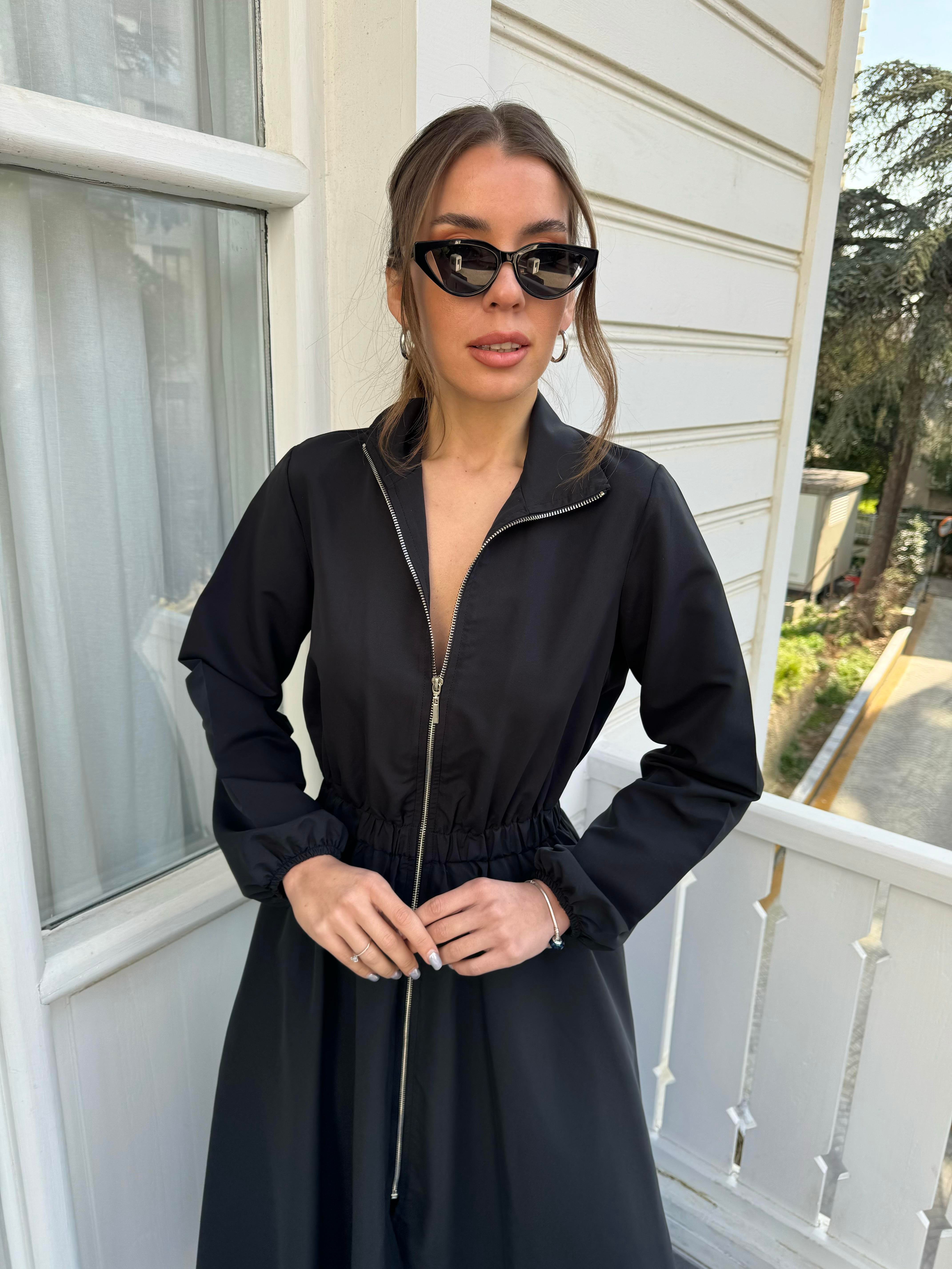 Siyah Fermuarlı Midi Boy Elbise