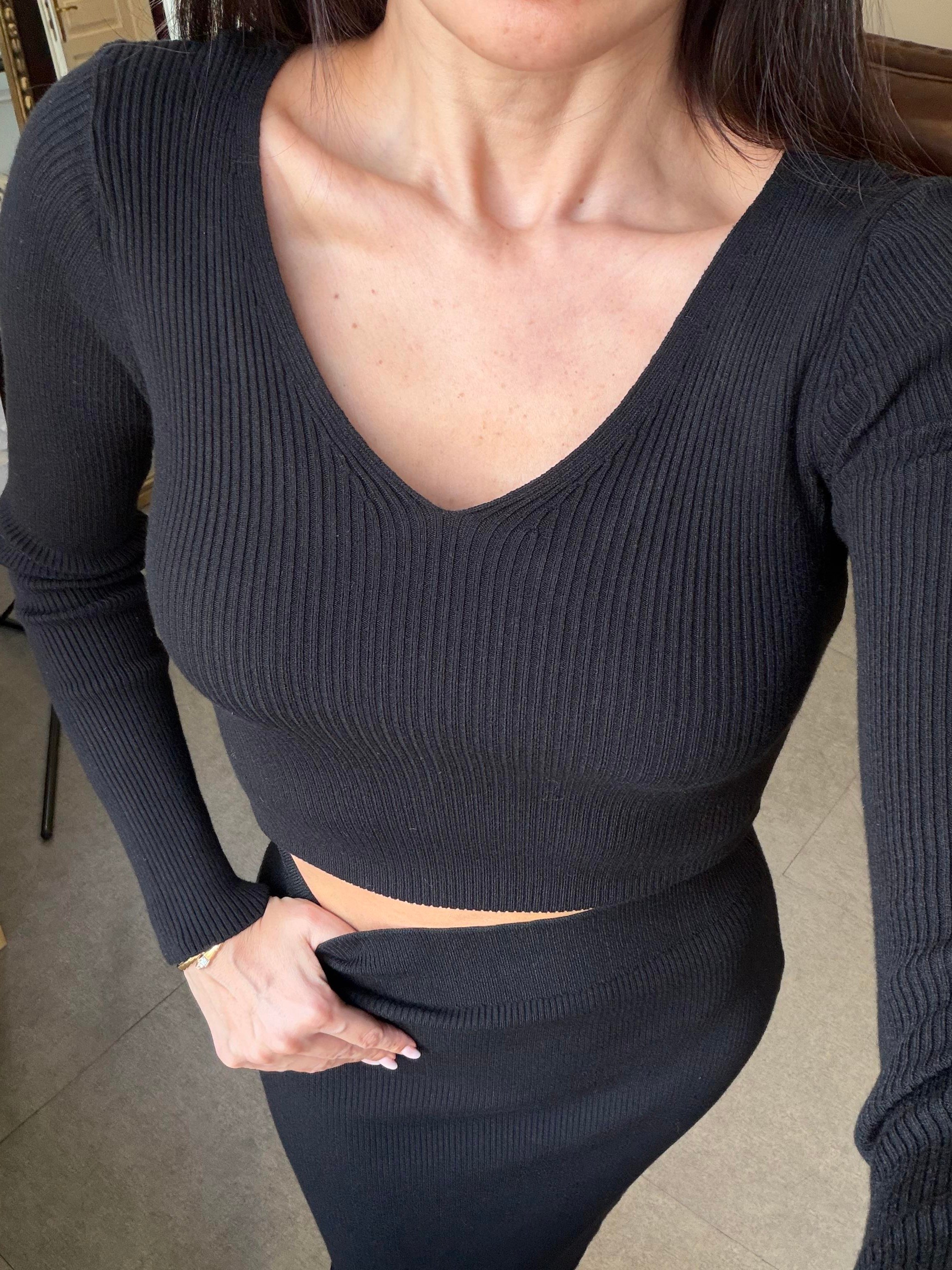 Siyah Fitilli V Yaka Etekli Takım