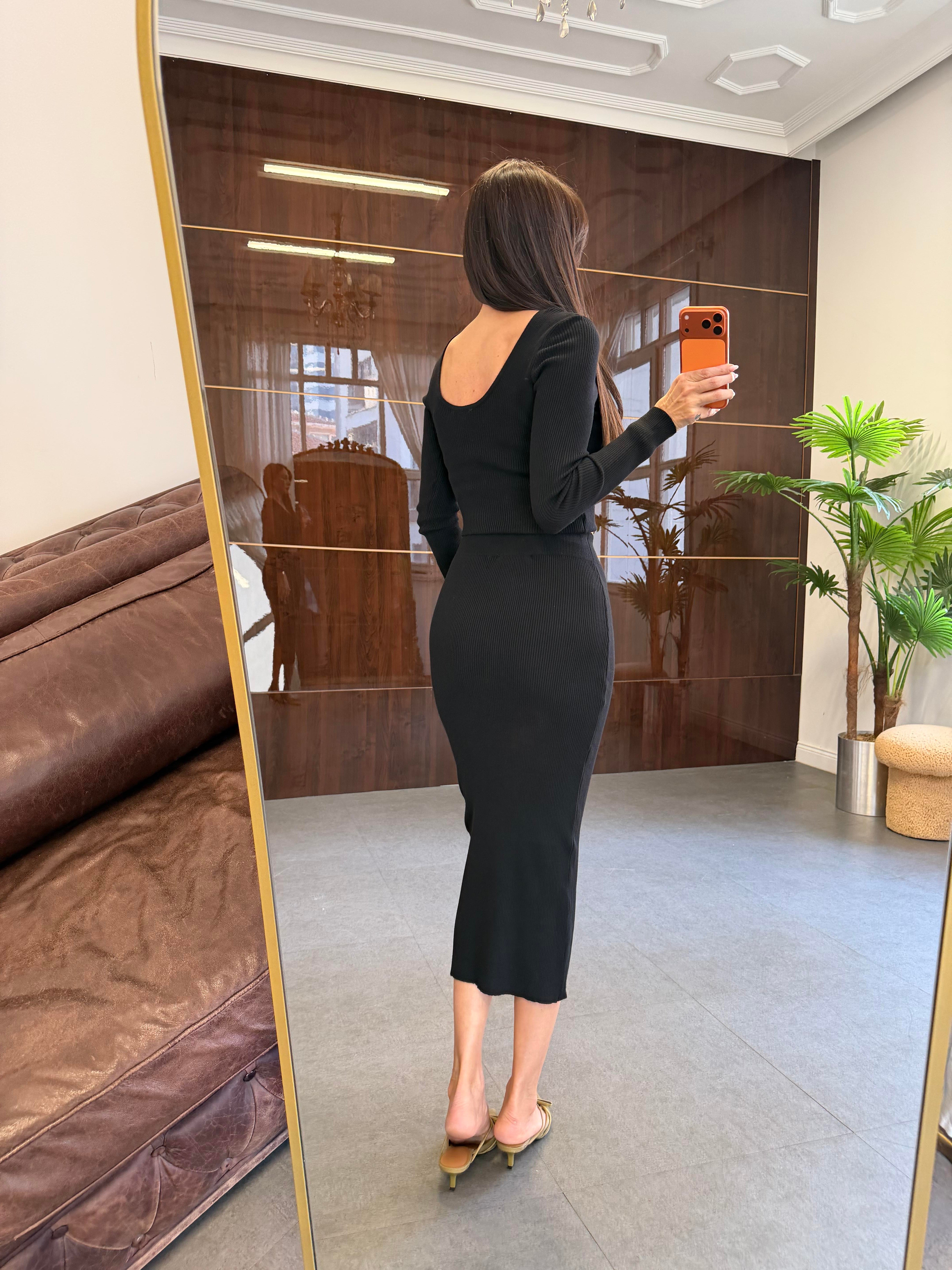 Siyah Fitilli V Yaka Etekli Takım