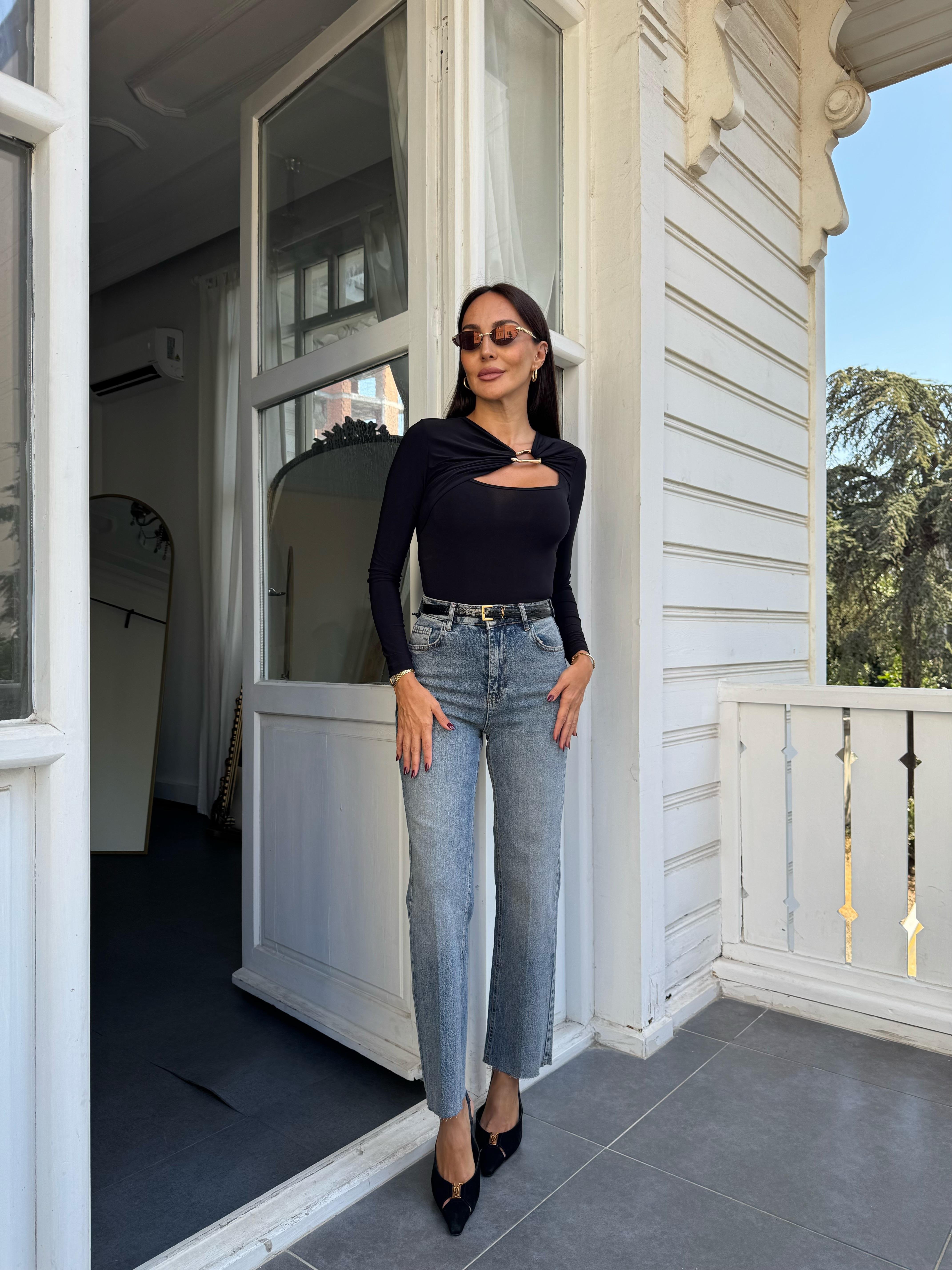 Siyah Gold Tokalı Bluz