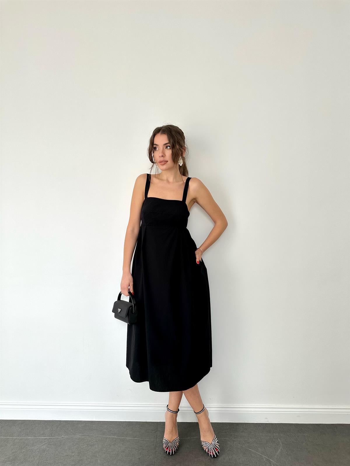 Siyah  Kalın Askılı Midi Elbise