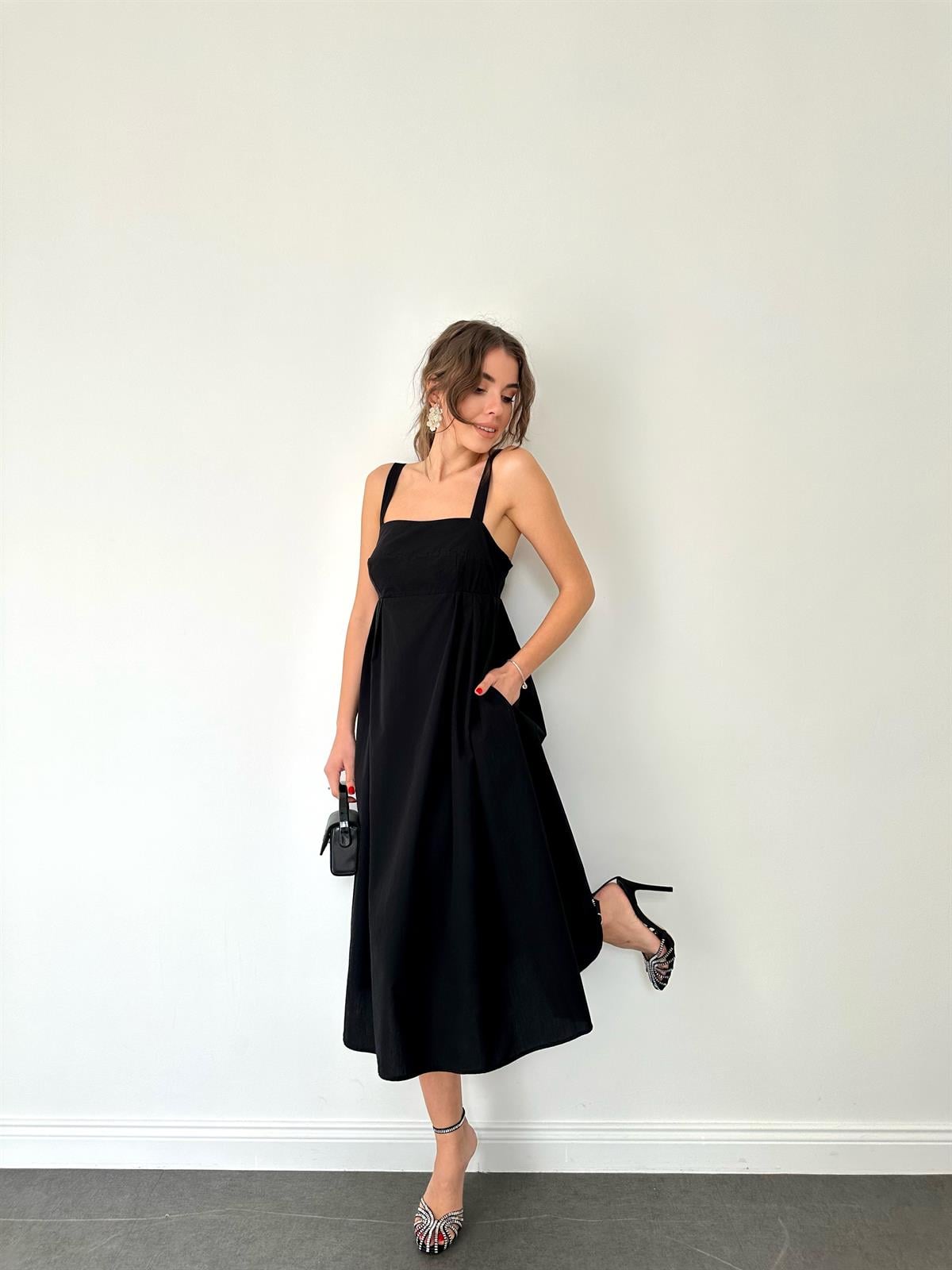Siyah  Kalın Askılı Midi Elbise