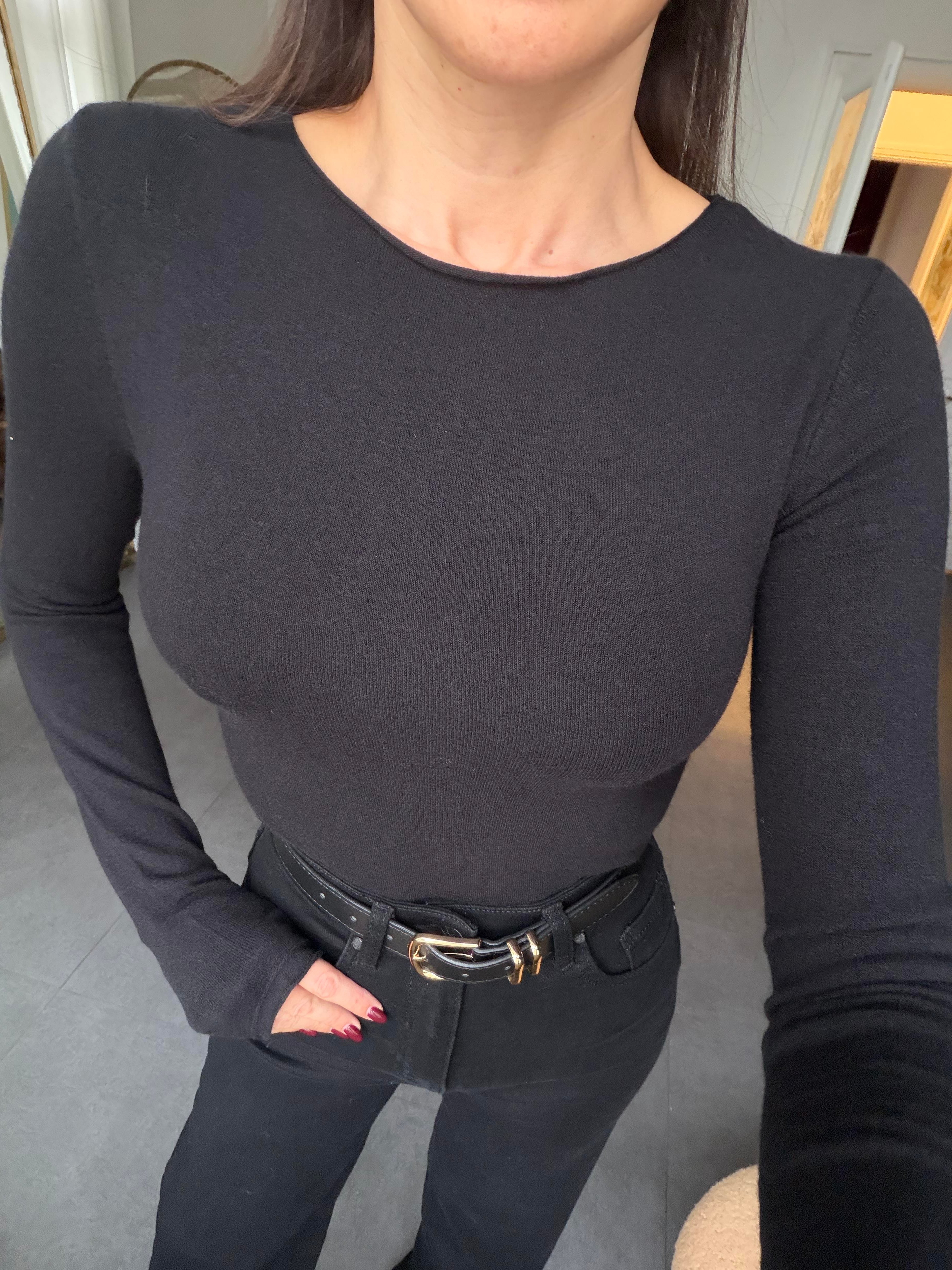 Siyah Kayık Yaka Kaşmirli Ultra Hafif Triko Kazak