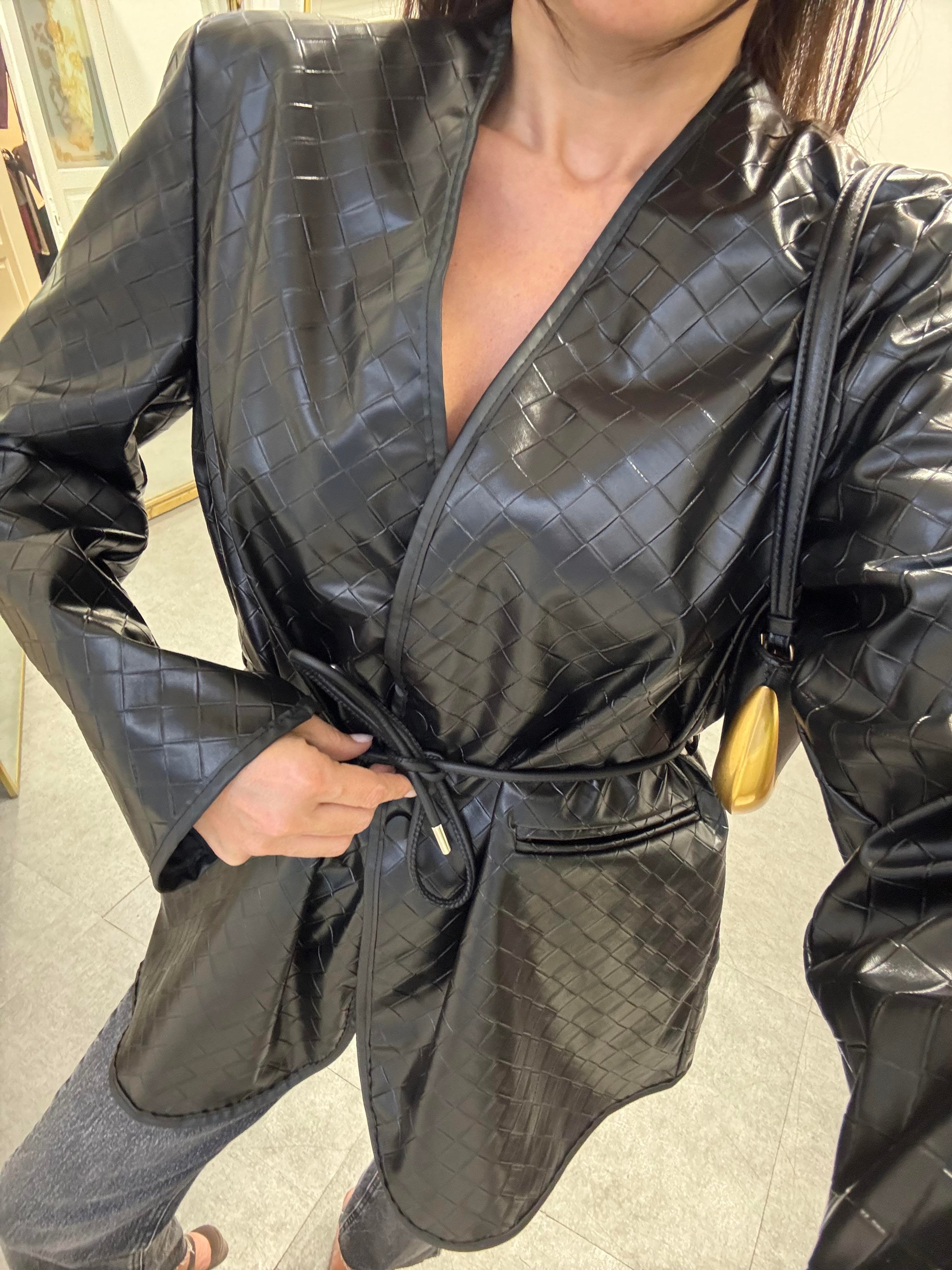 Siyah Kemerli Deri Ceket