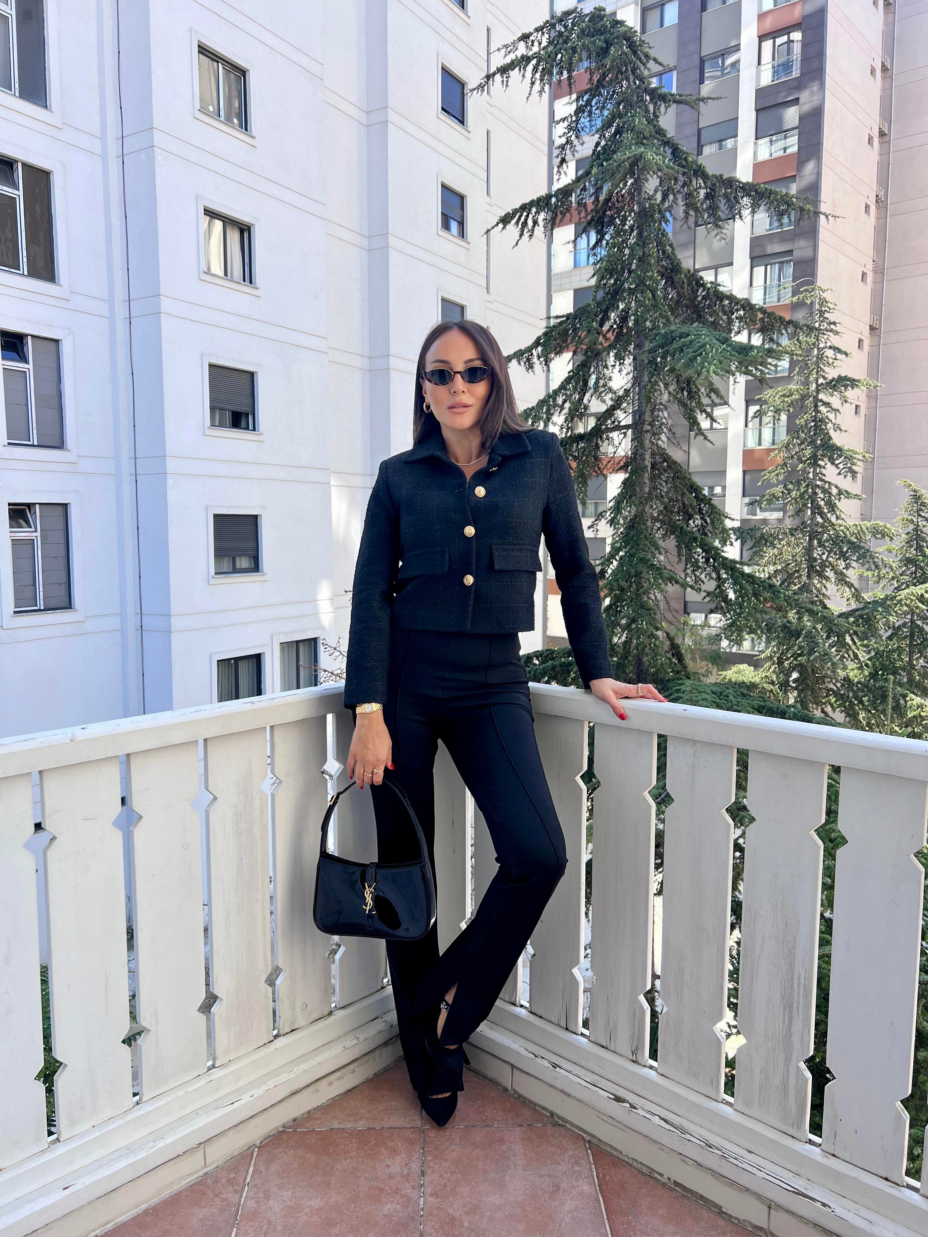 Siyah Kisa Blazer Ceket