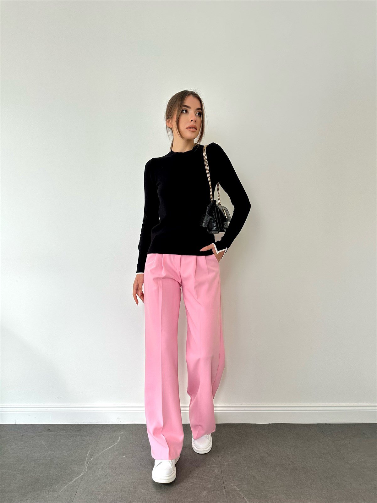 Siyah Kol Yırtmaçlı Basic Triko