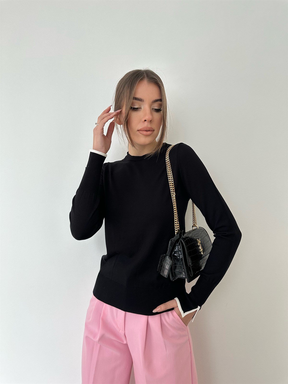 Siyah Kol Yırtmaçlı Basic Triko