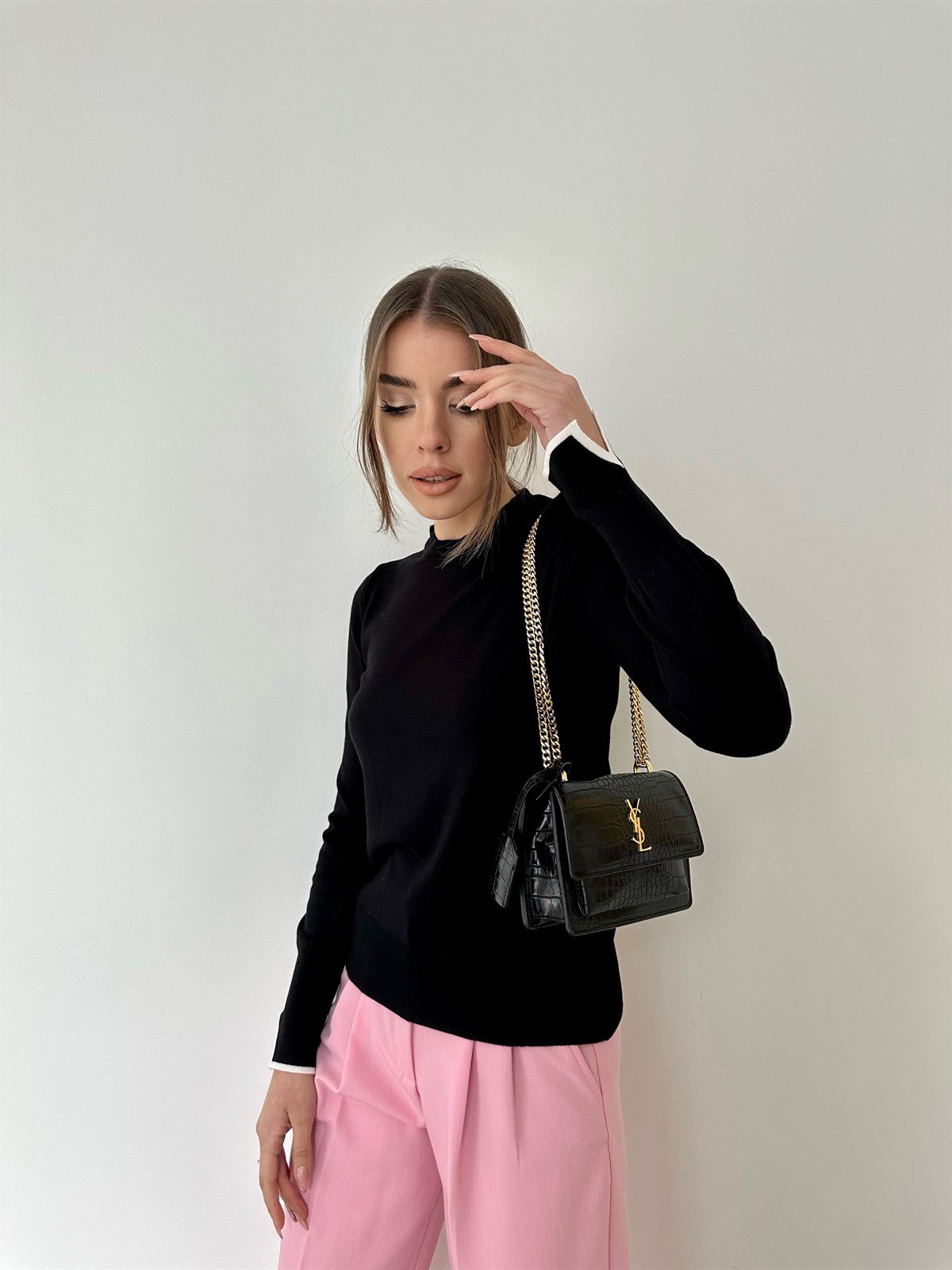 Siyah Kol Yırtmaçlı Basic Triko