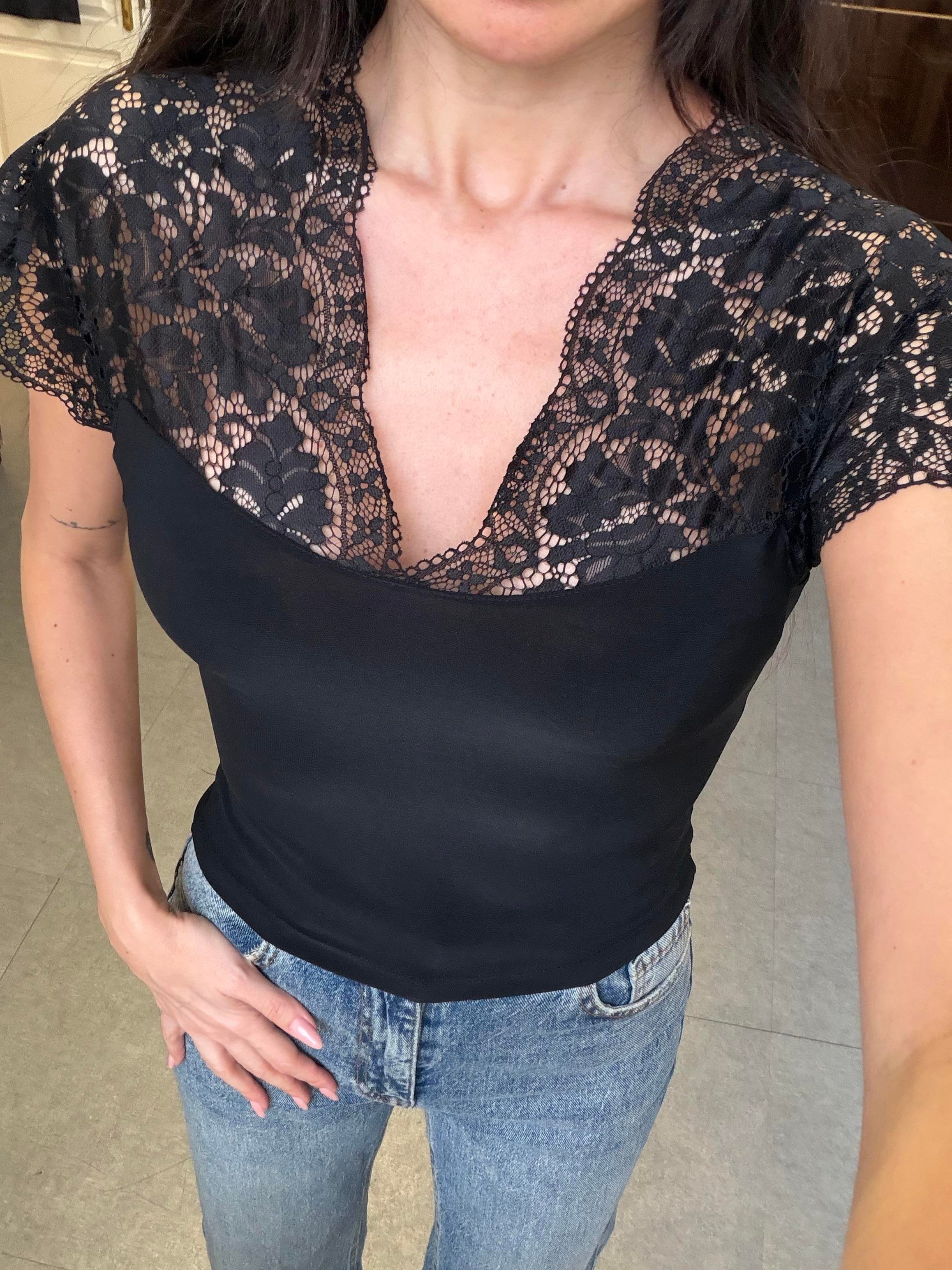 Siyah Kolları Dantelli Bluz