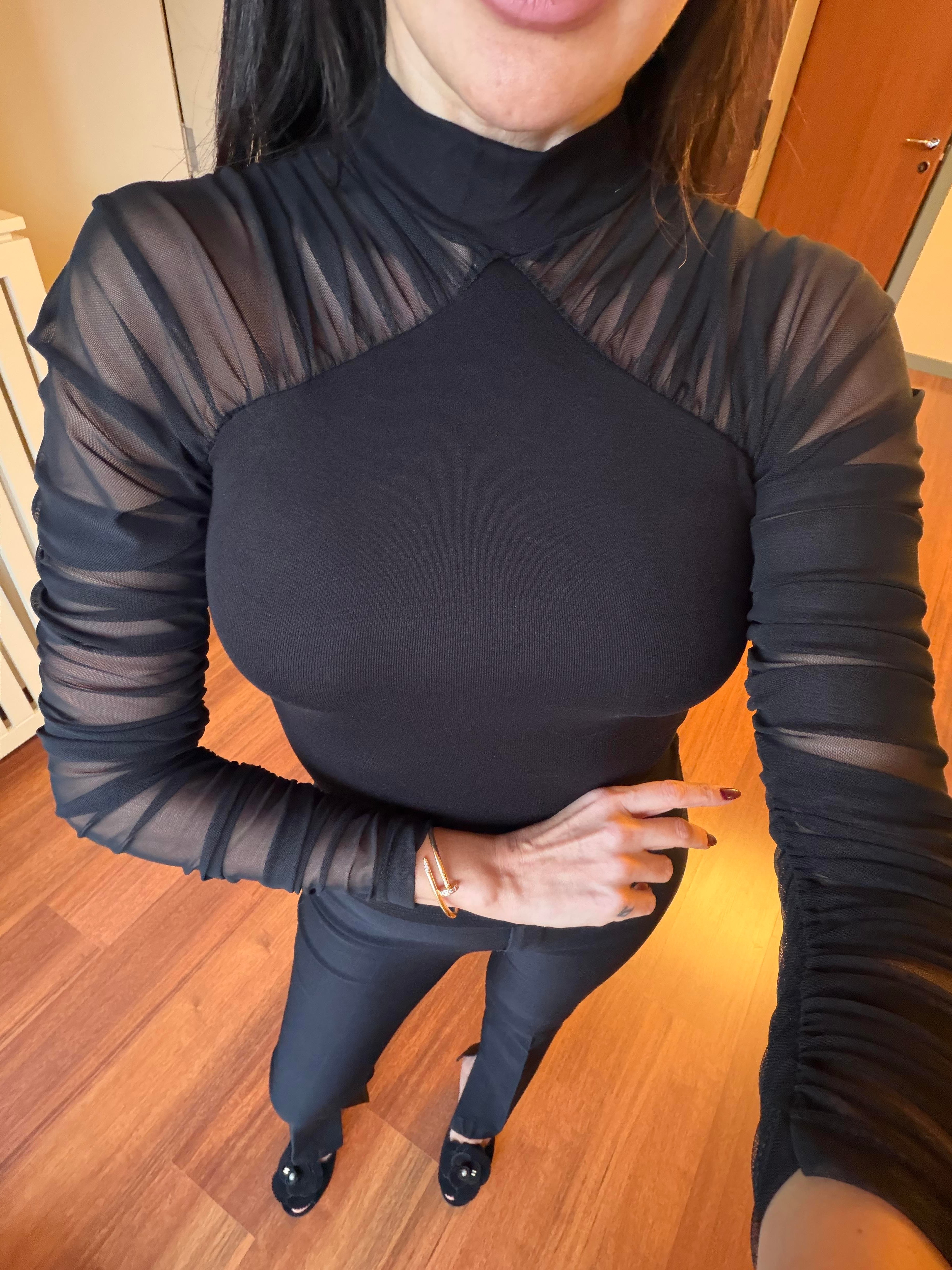 Siyah Kolları Tül Ribanalı Bluz