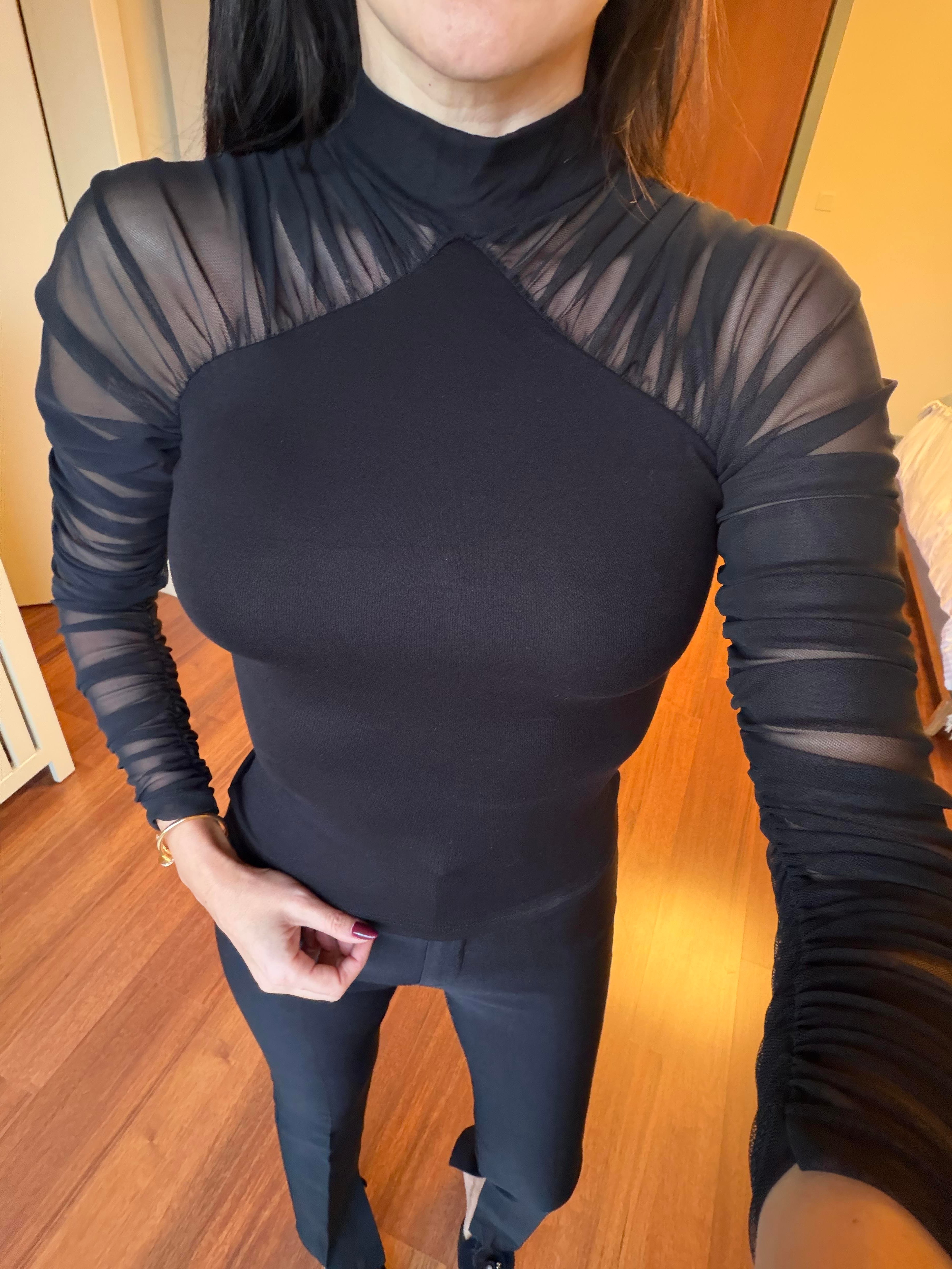 Siyah Kolları Tül Ribanalı Bluz