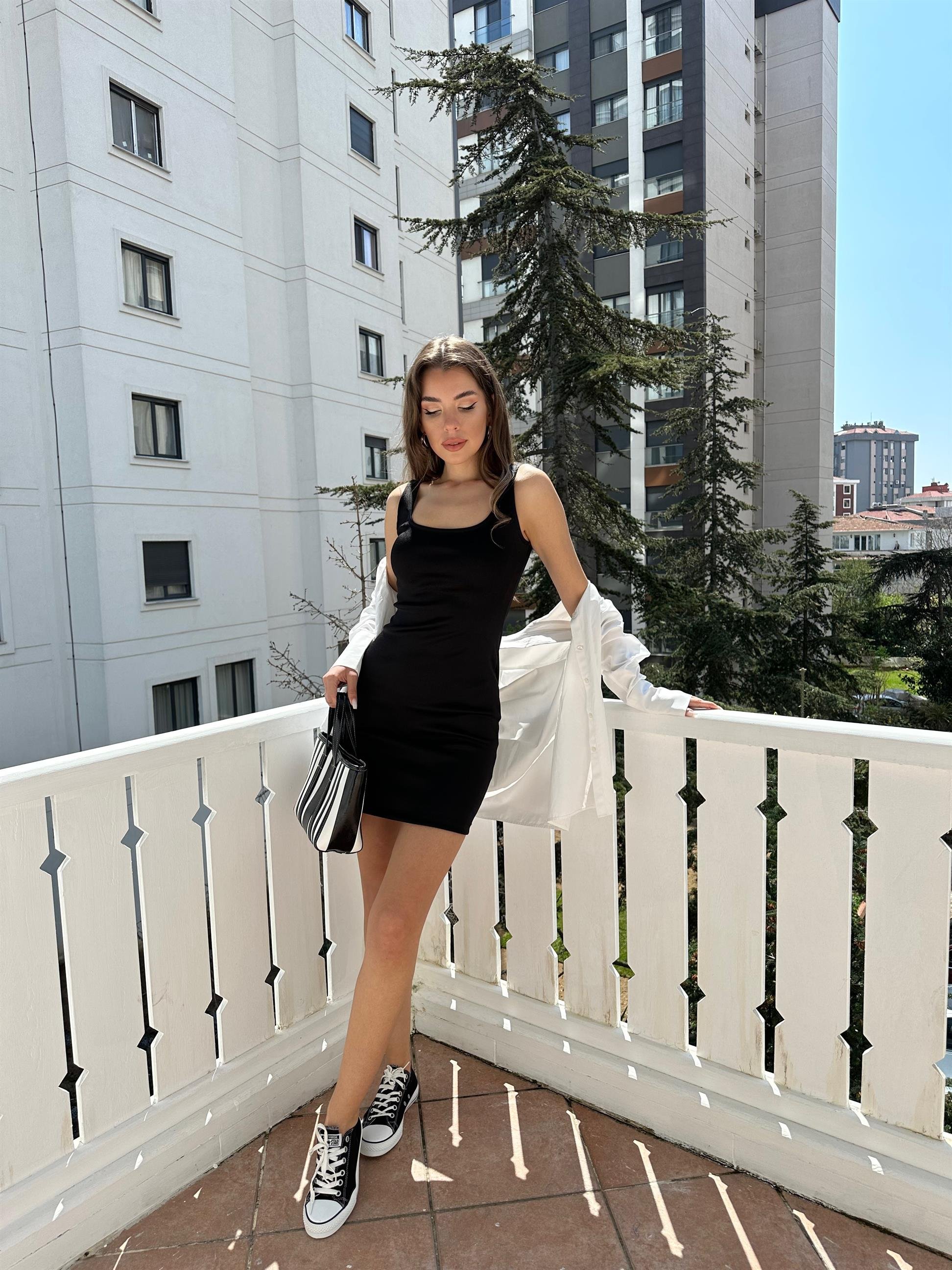 Siyah  Kolsuz Örme Elbise