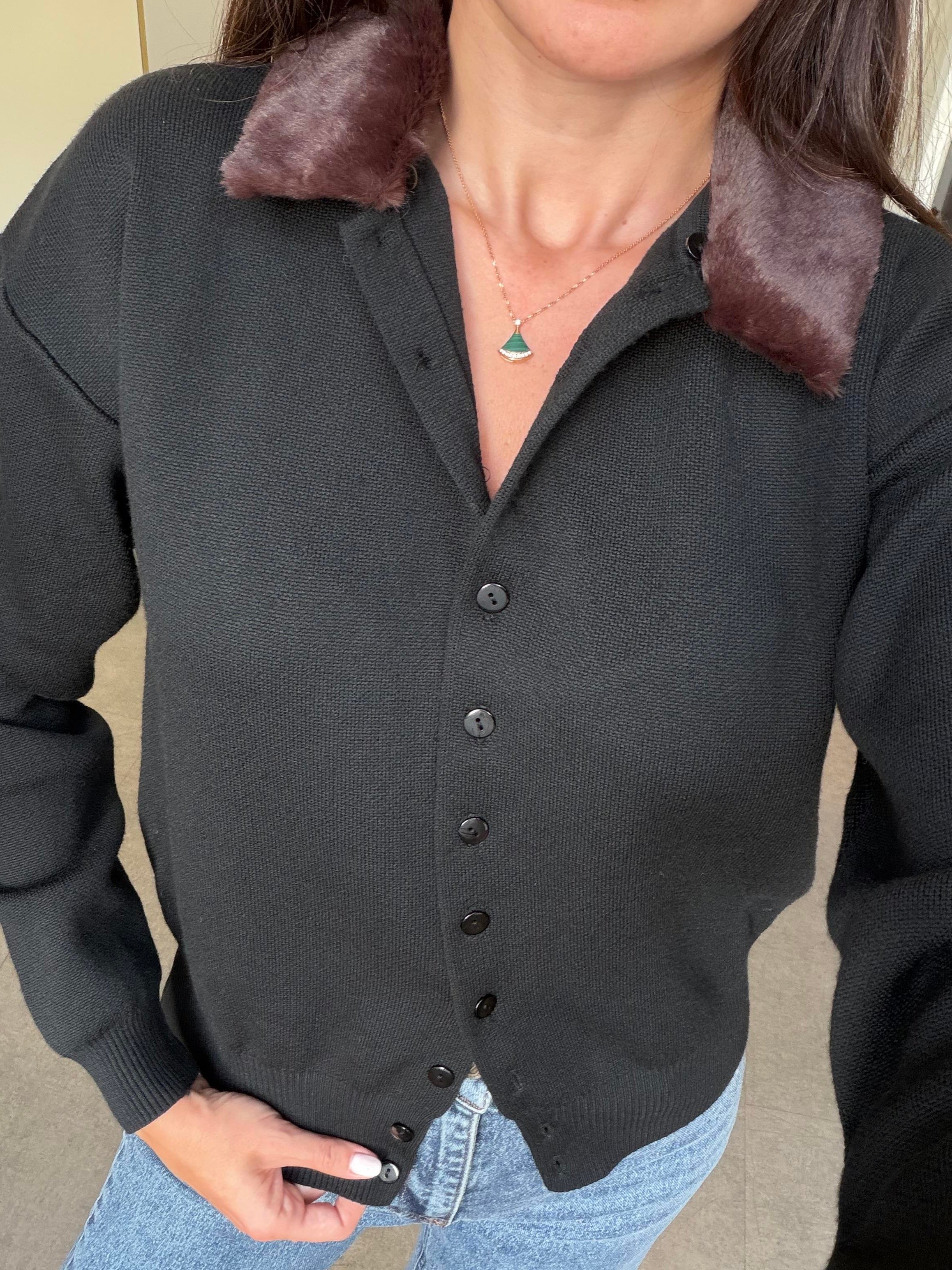 Siyah Kürk Yakalı Triko Hırka