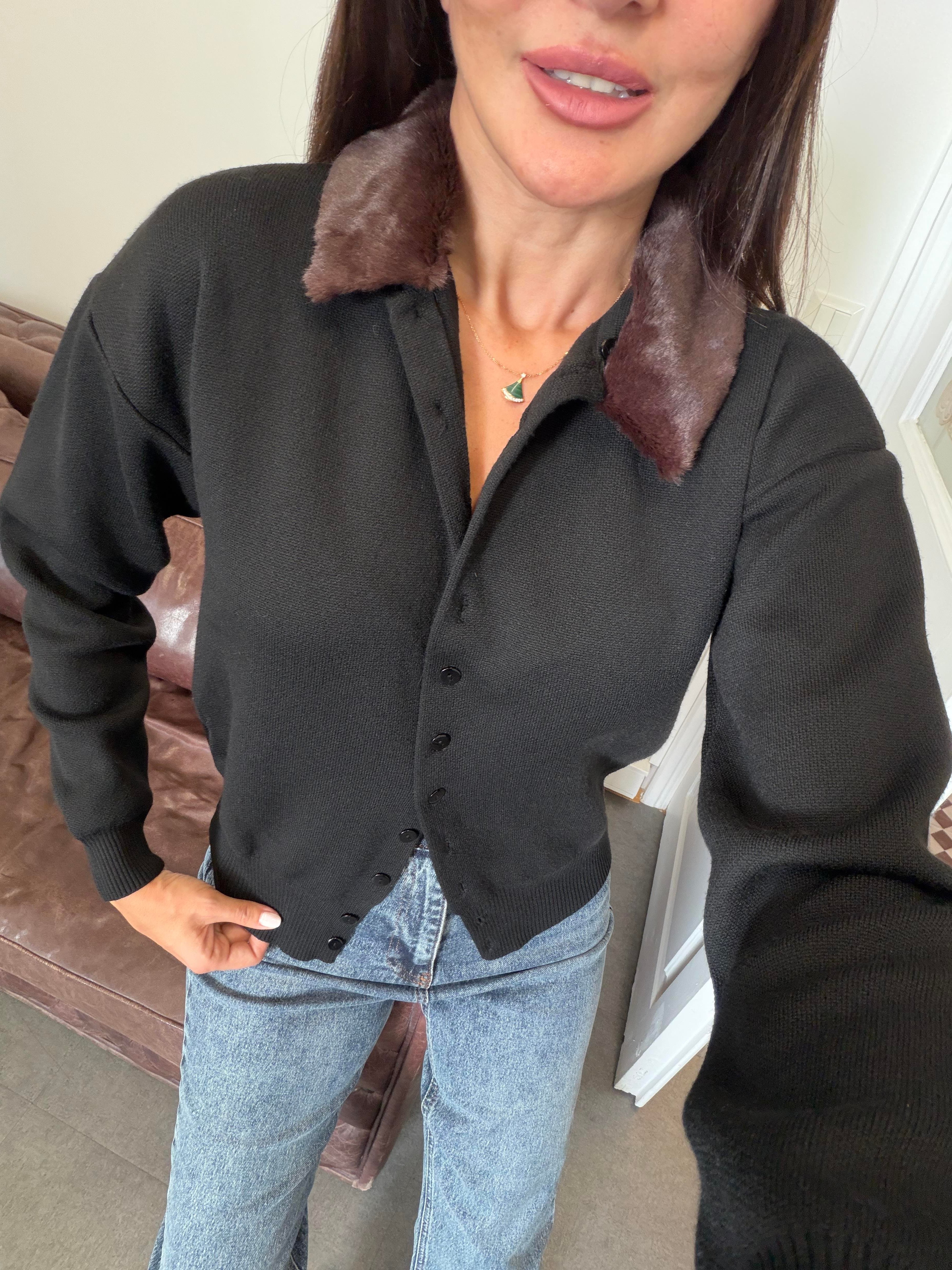 Siyah Kürk Yakalı Triko Hırka