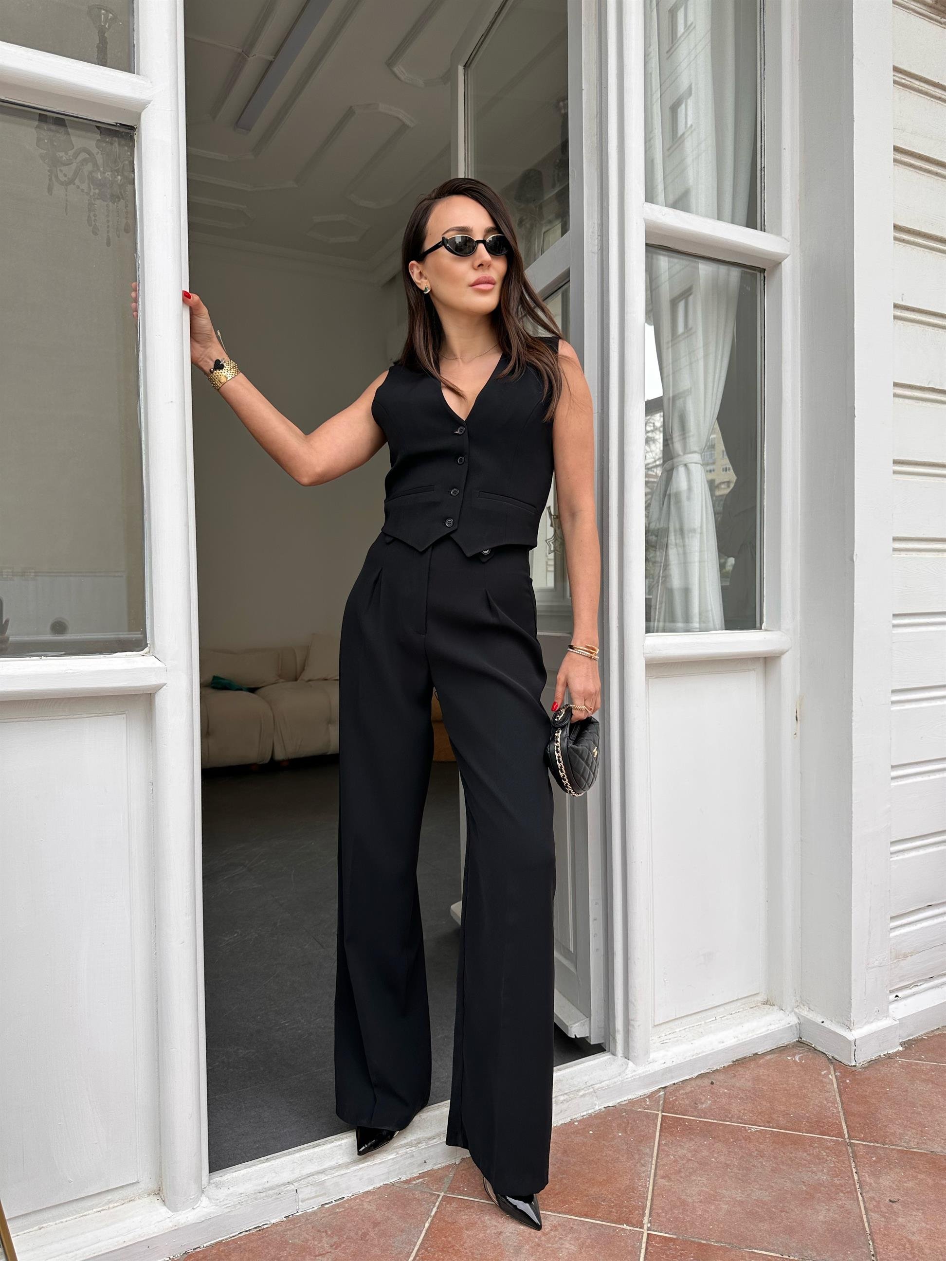 Siyah  Önden Düğmeli Yelek