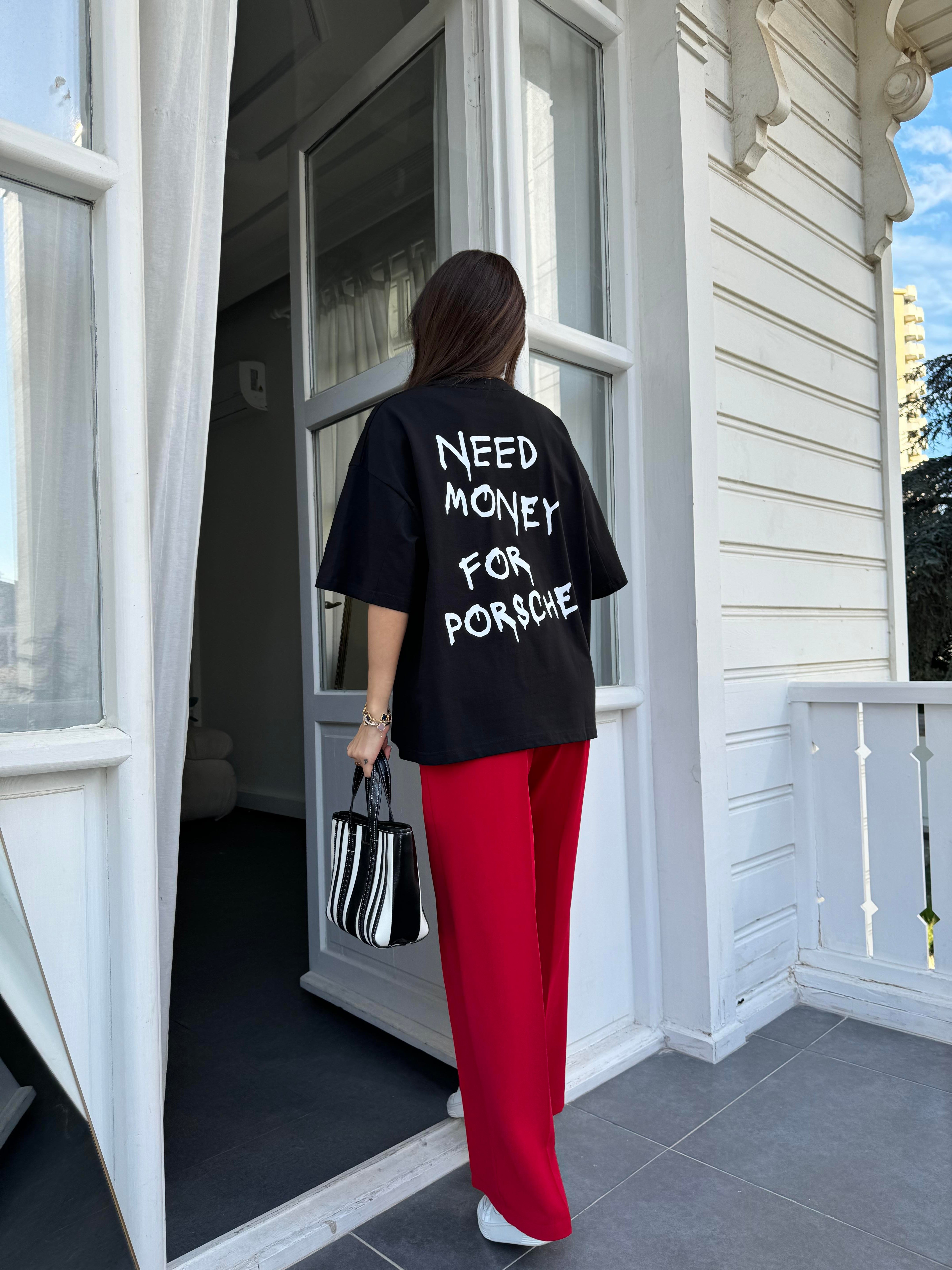 Siyah Oversize Arka Yazılı Tshirt