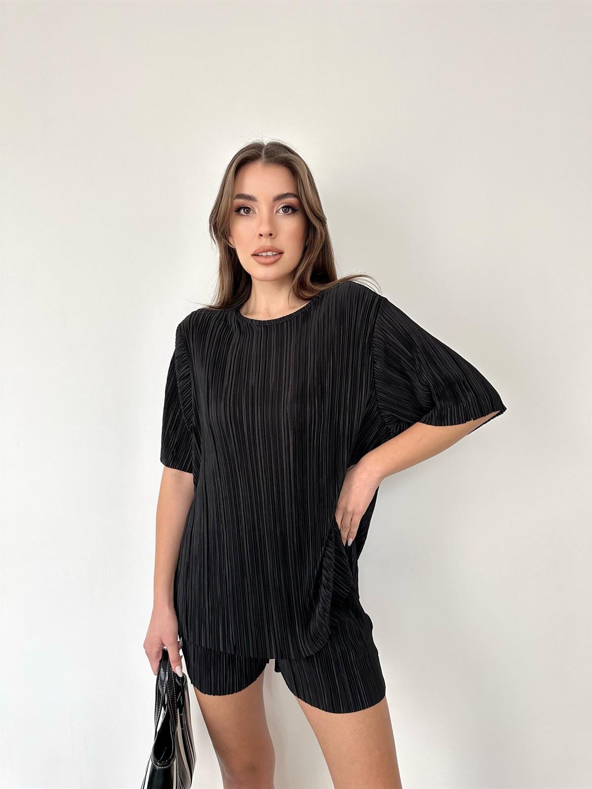 Siyah Pilili Şort Takım