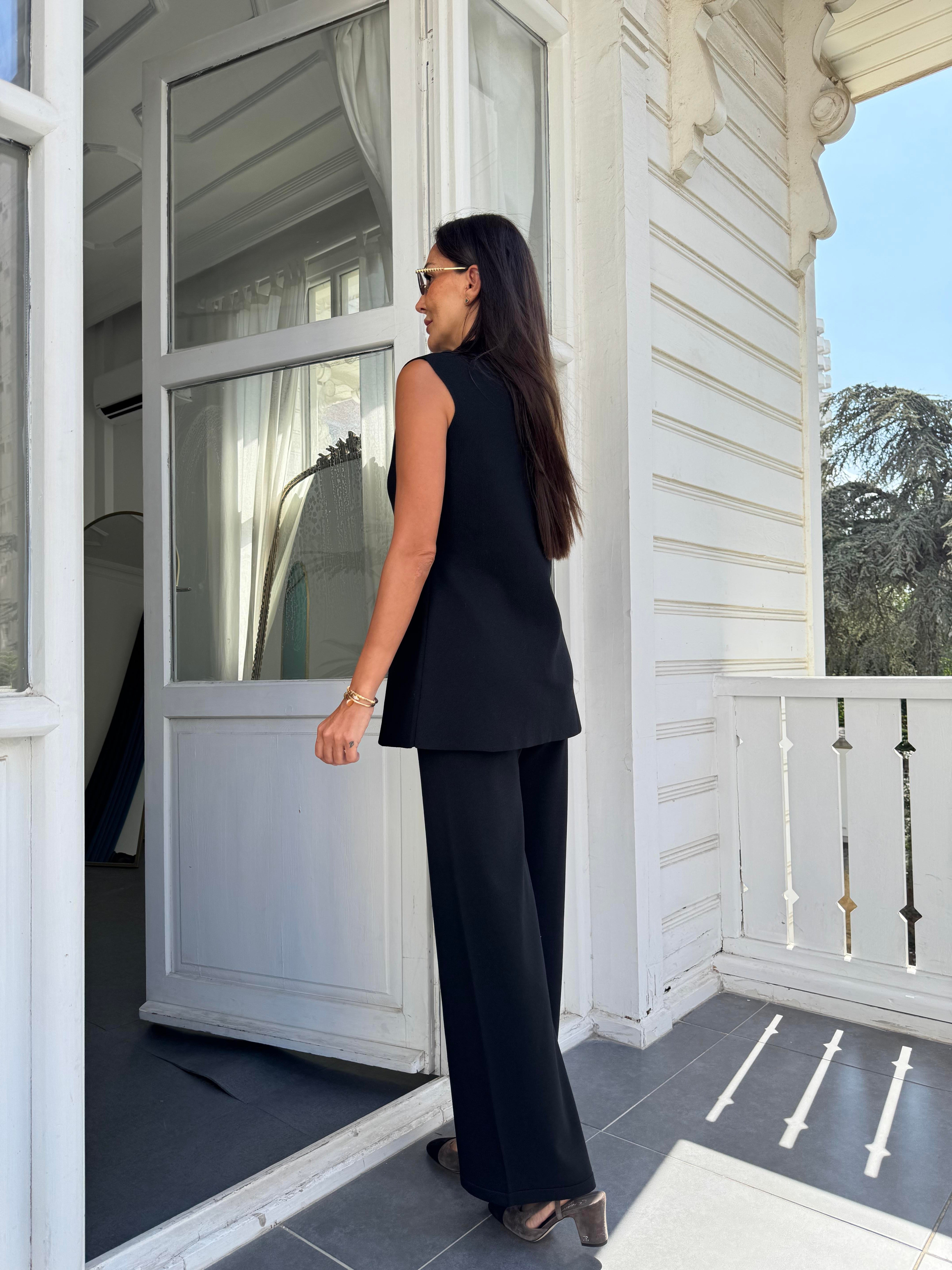 Siyah Premium Gold Düğme Yanları Büzgü Yelek