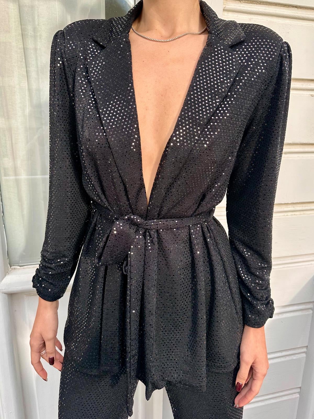 Siyah Pullu Kadın Takım