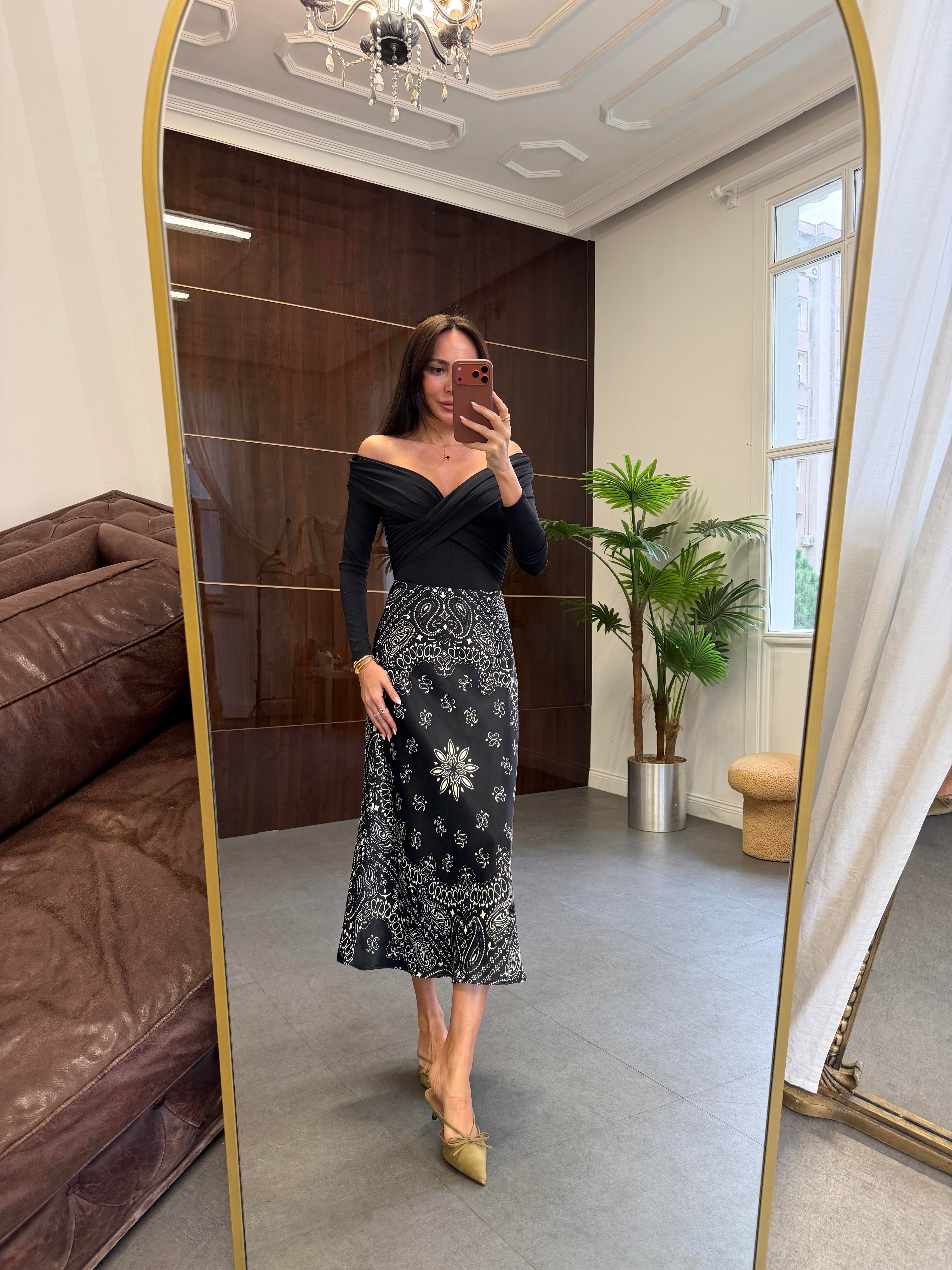 Siyah Şal Desenli Verev Etek