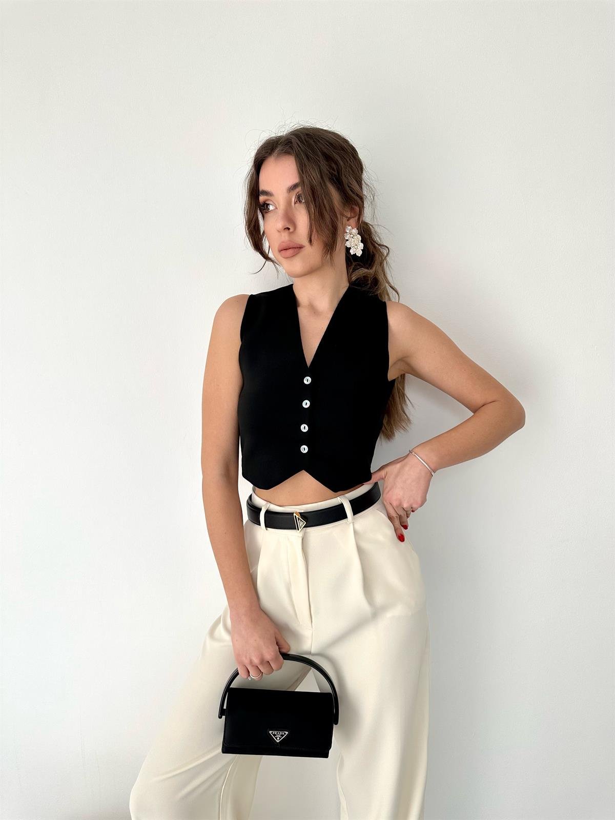 Siyah  Sedef Düğmeli Bluz