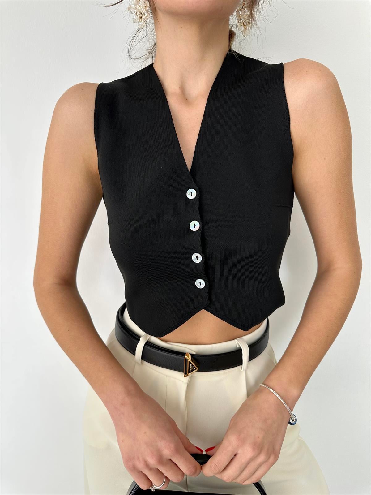 Siyah  Sedef Düğmeli Bluz