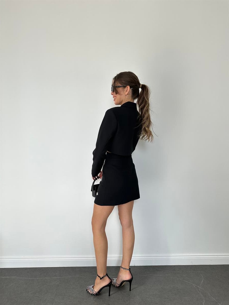 Siyah Taş Detaylı Crop Ceket