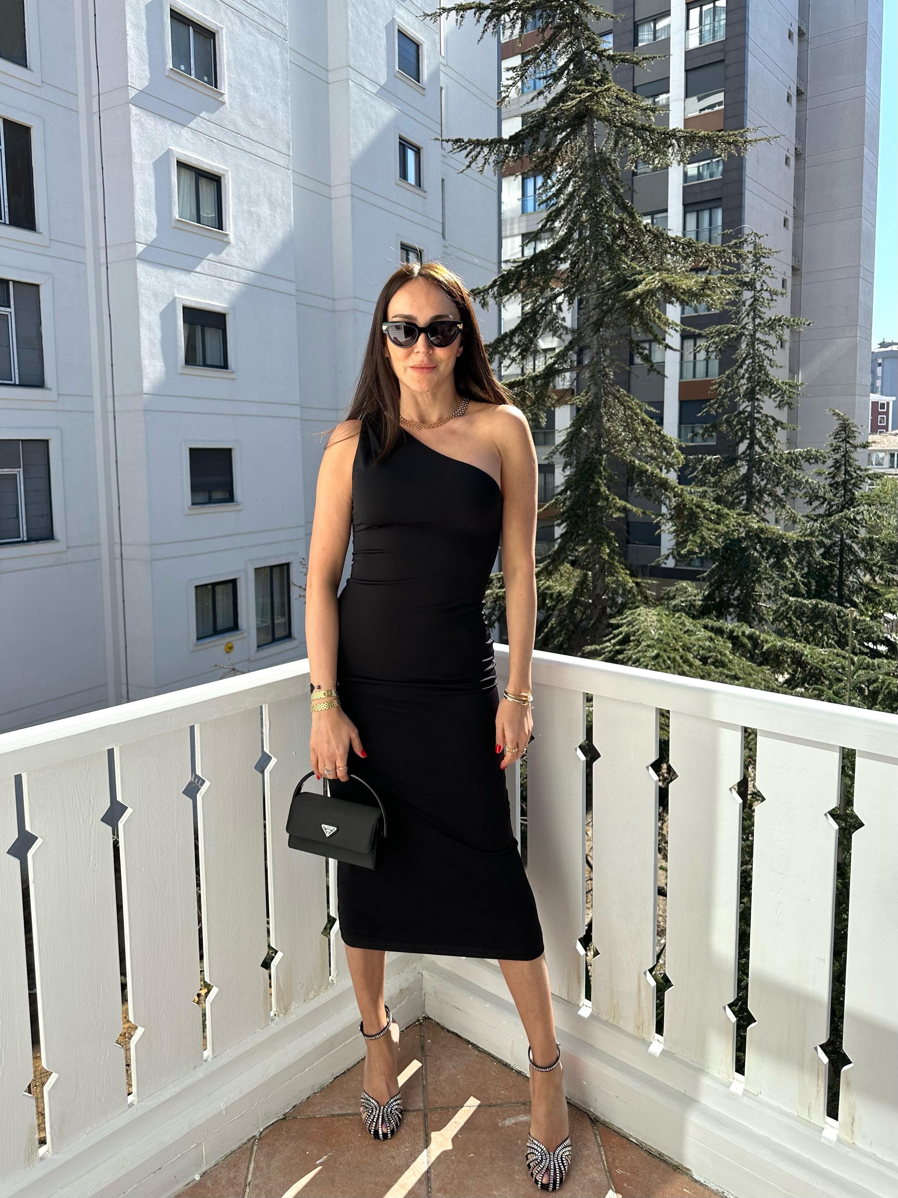 Siyah Tek Omuz Midi Elbise