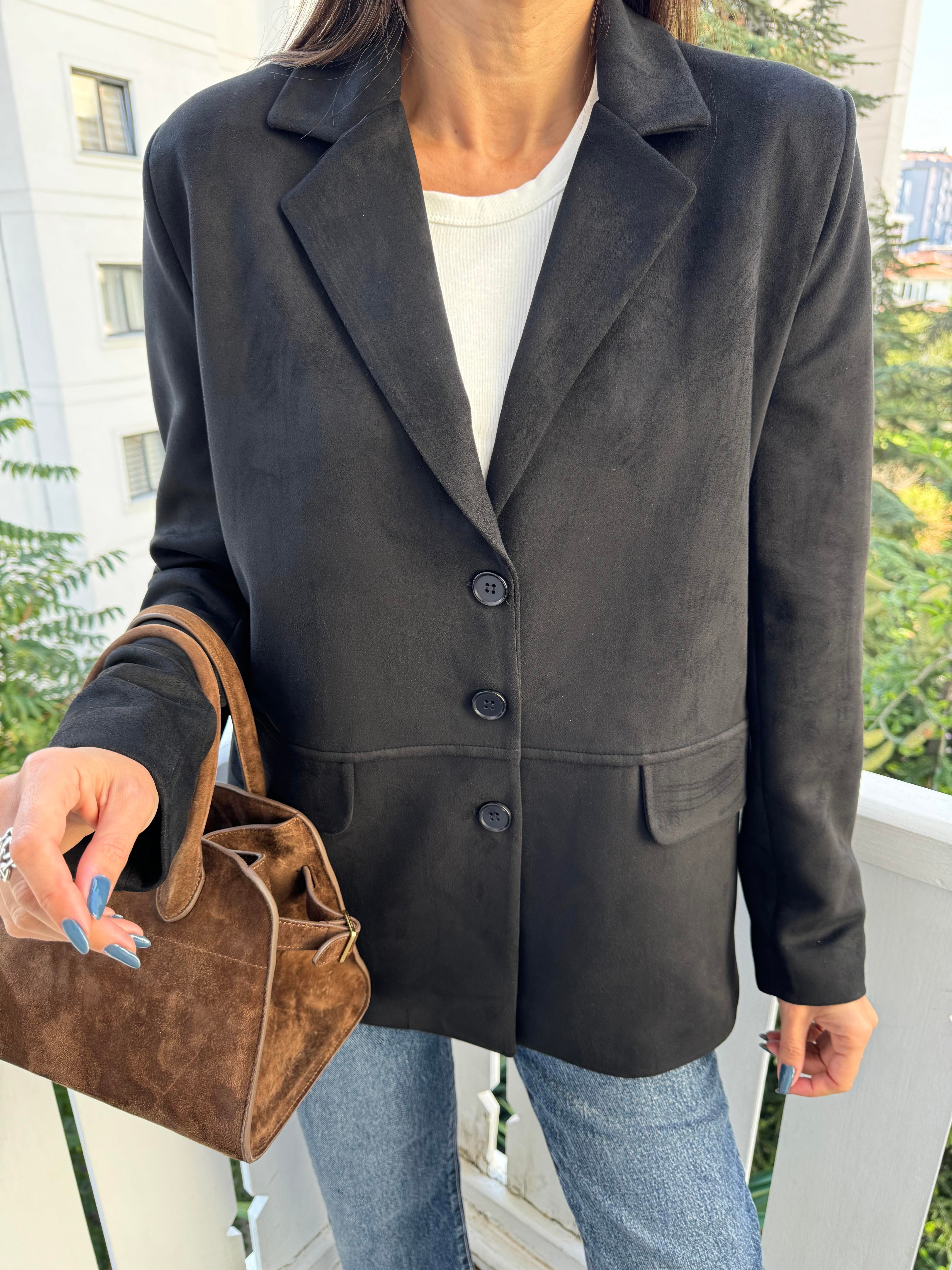 Siyah Üç Düğmeli Blazer Ceket