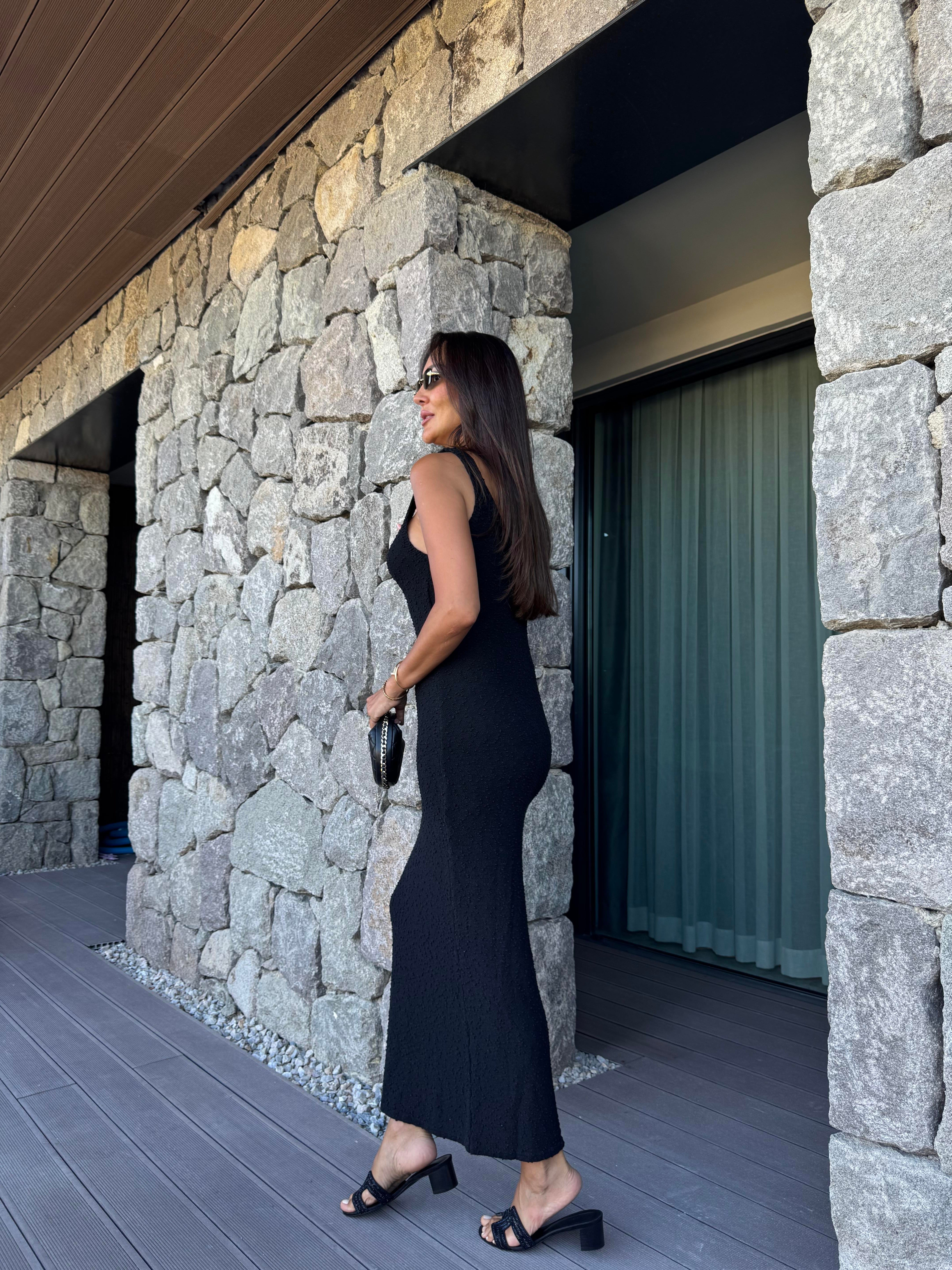 Siyah V Yaka Uzun Örme Elbise