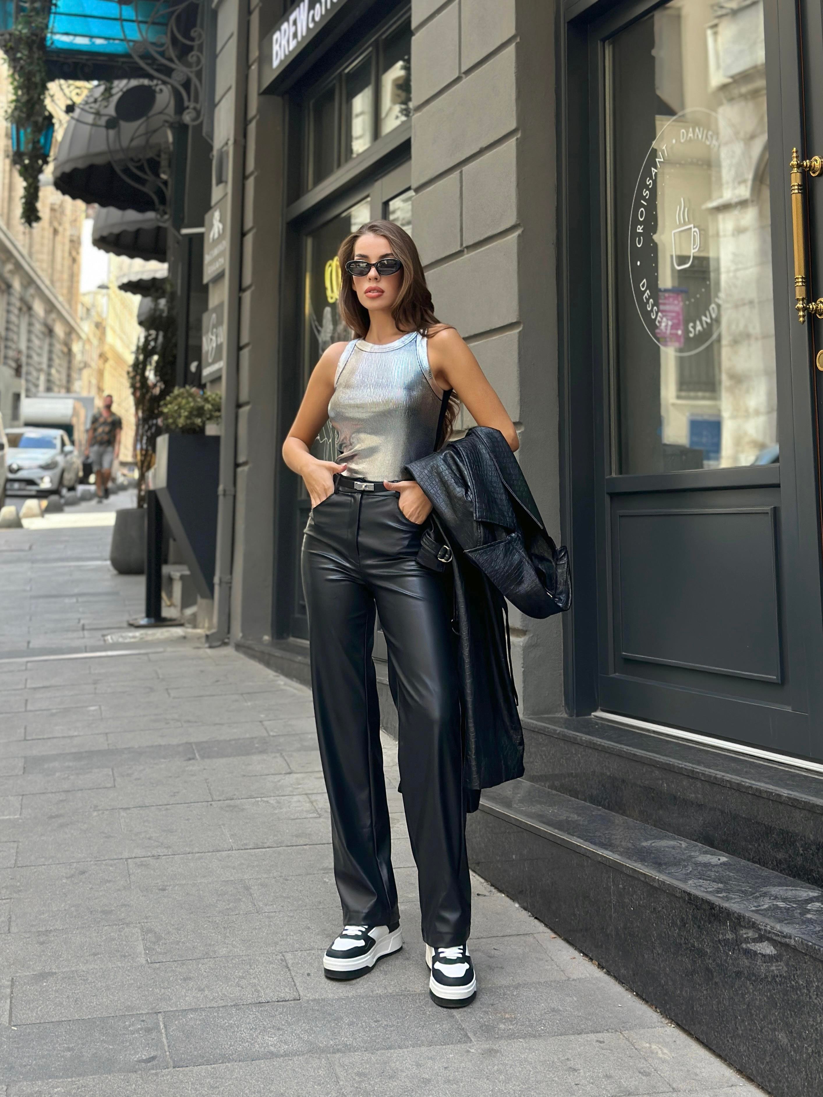 Siyah Wide-Leg Deri Pantolon