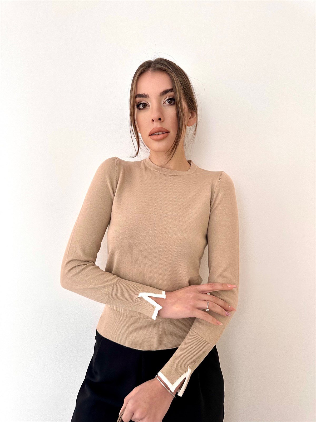 Taş Rengi  Kol Yırtmaçlı Basic Triko