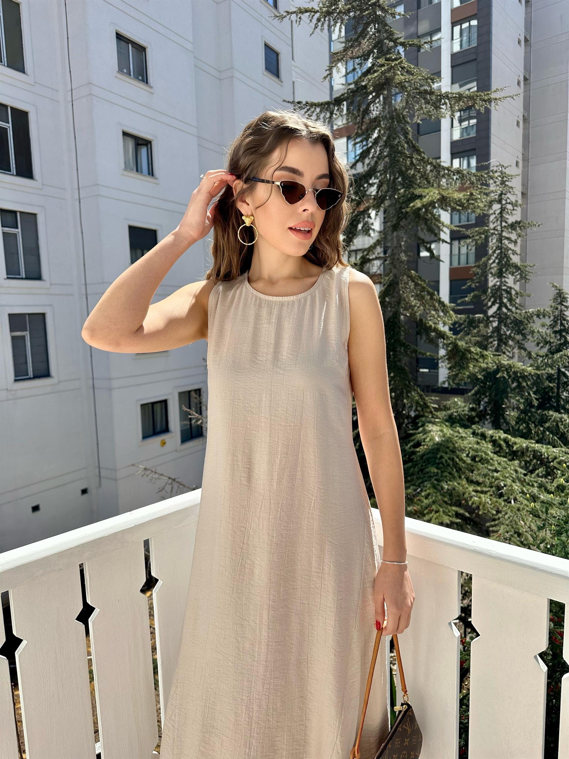 Taş Rengi Kolsuz Uzun Elbise