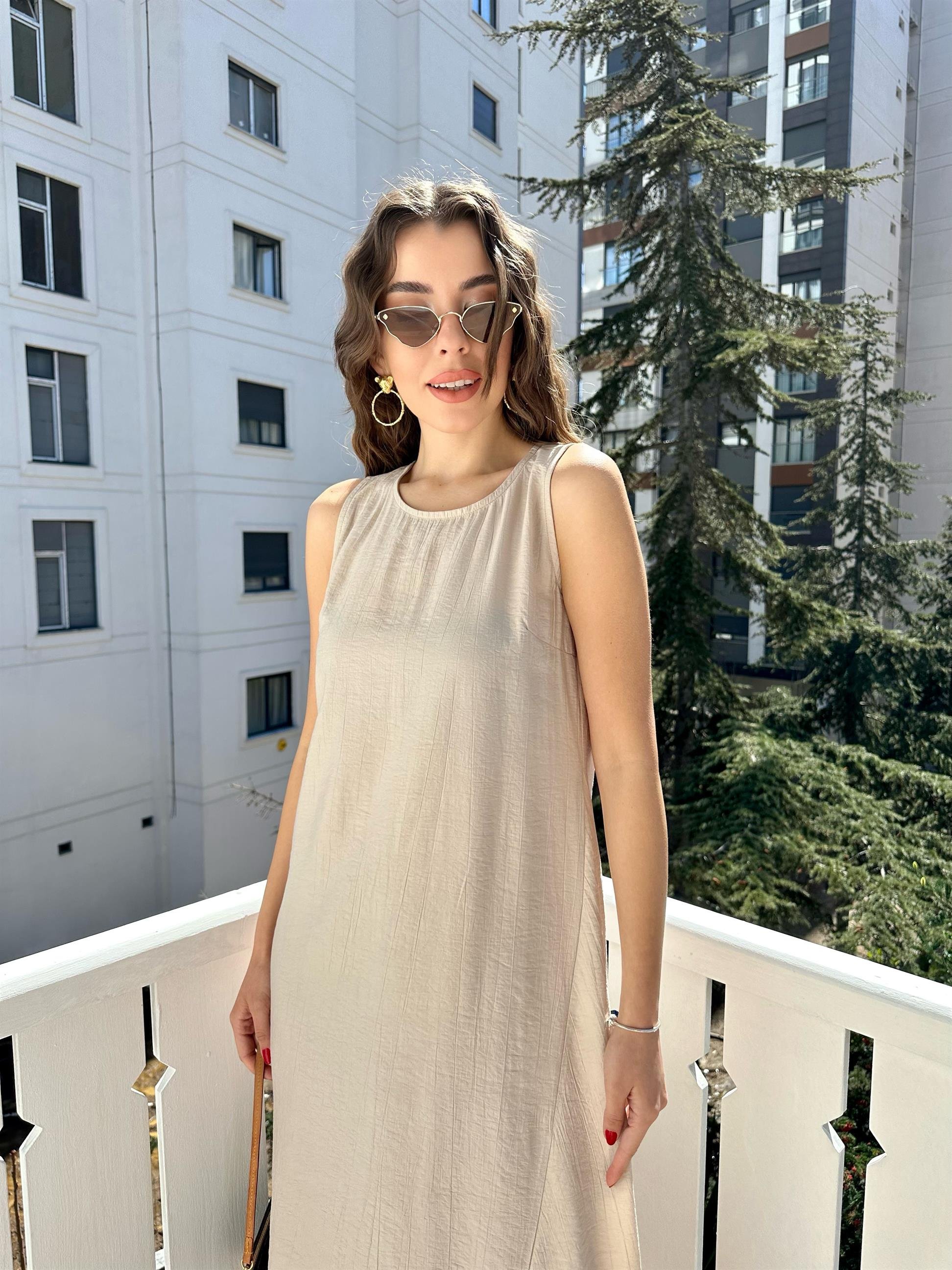 Taş Rengi Kolsuz Uzun Elbise