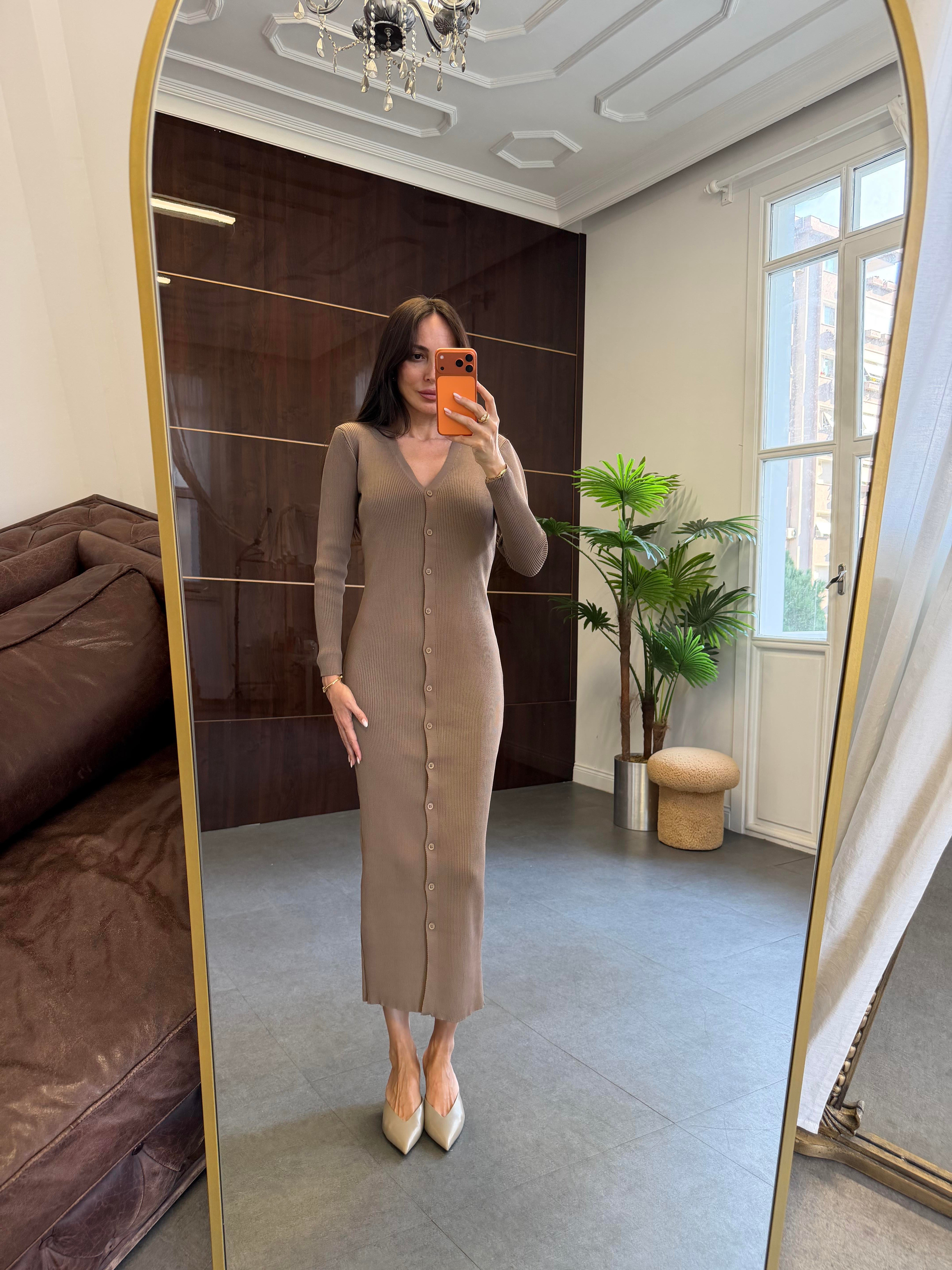 Vizon V Yaka Düğmeli Triko Elbise